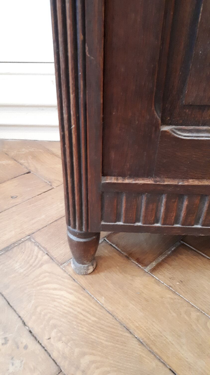 Showcase furniture from the 1930s