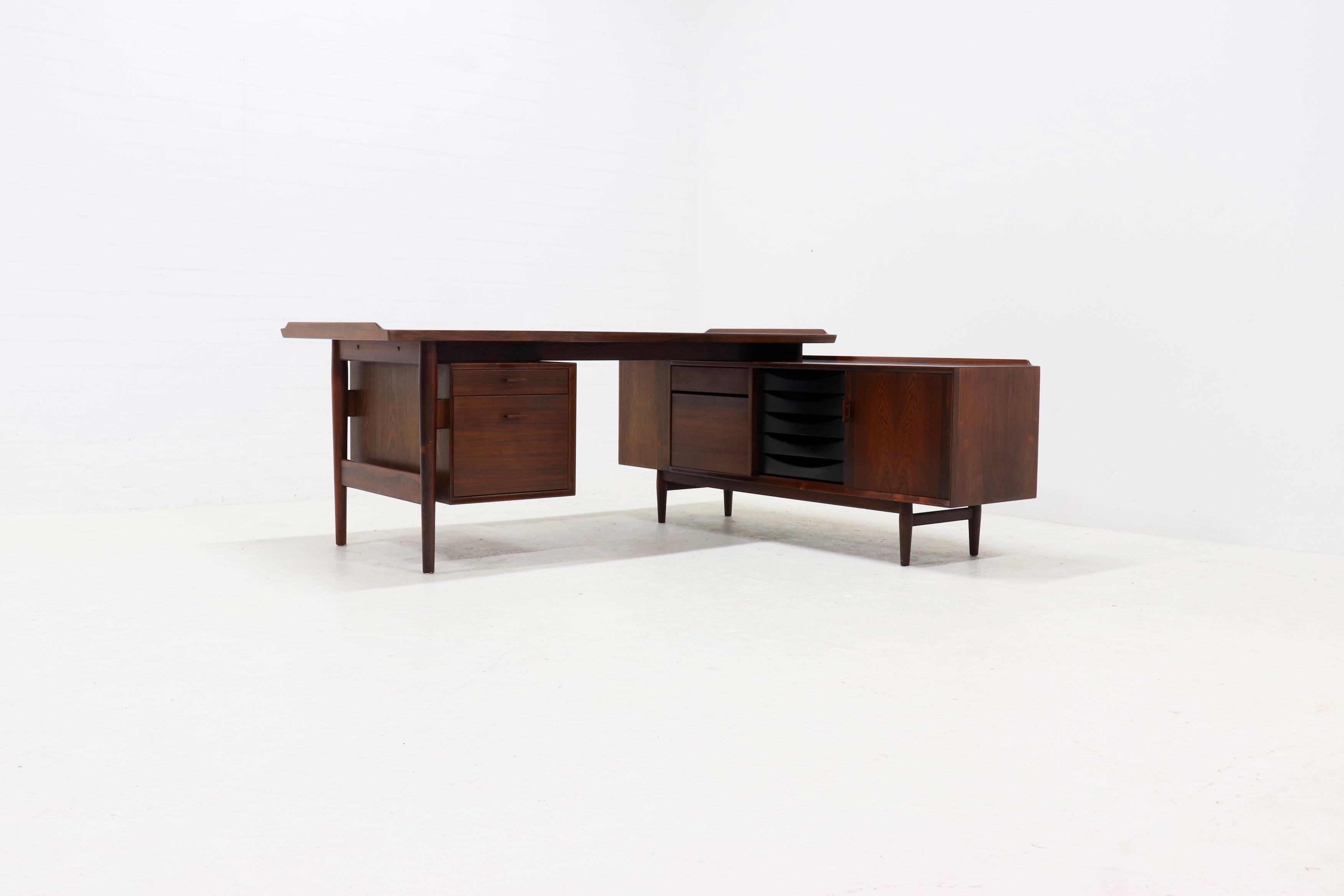 Rosewood Executive Desk Model 209 by Arne Vodder for Sibast 1955
