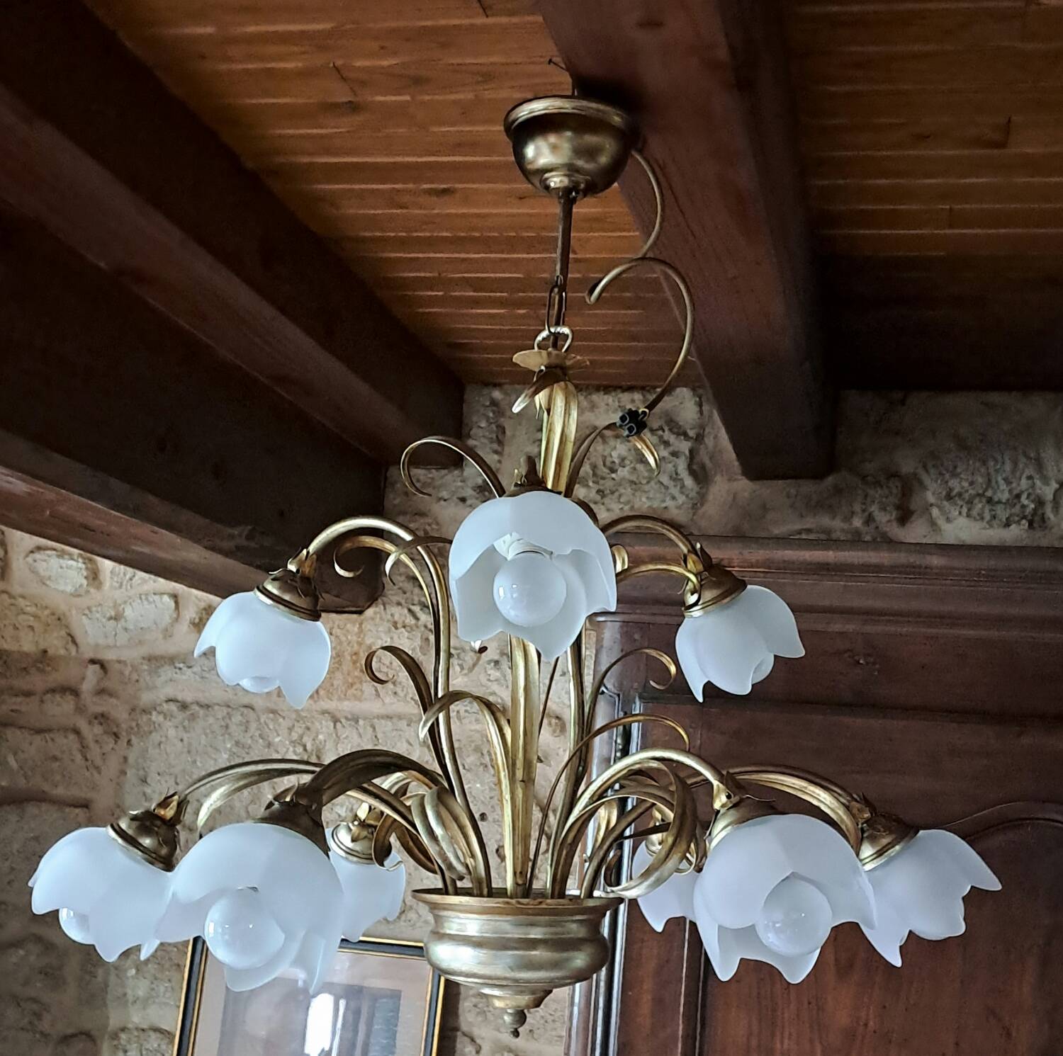 9-light gold metal foliage chandelier