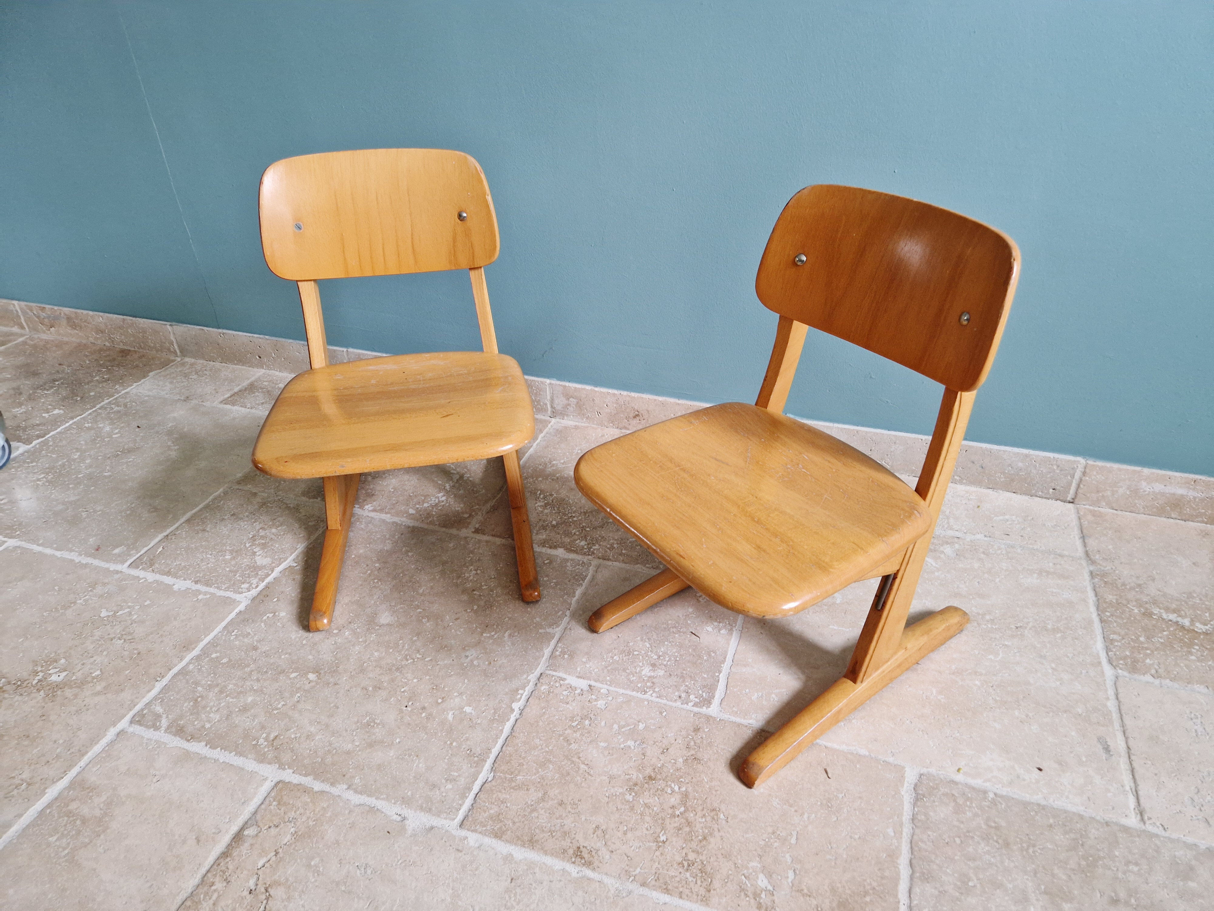 Pair of children's chairs by Casala in solid beech, 1960s.