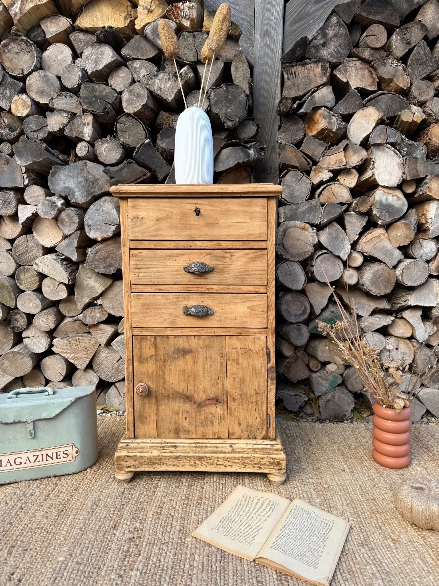 Solid wood chiffonier / Storage furniture