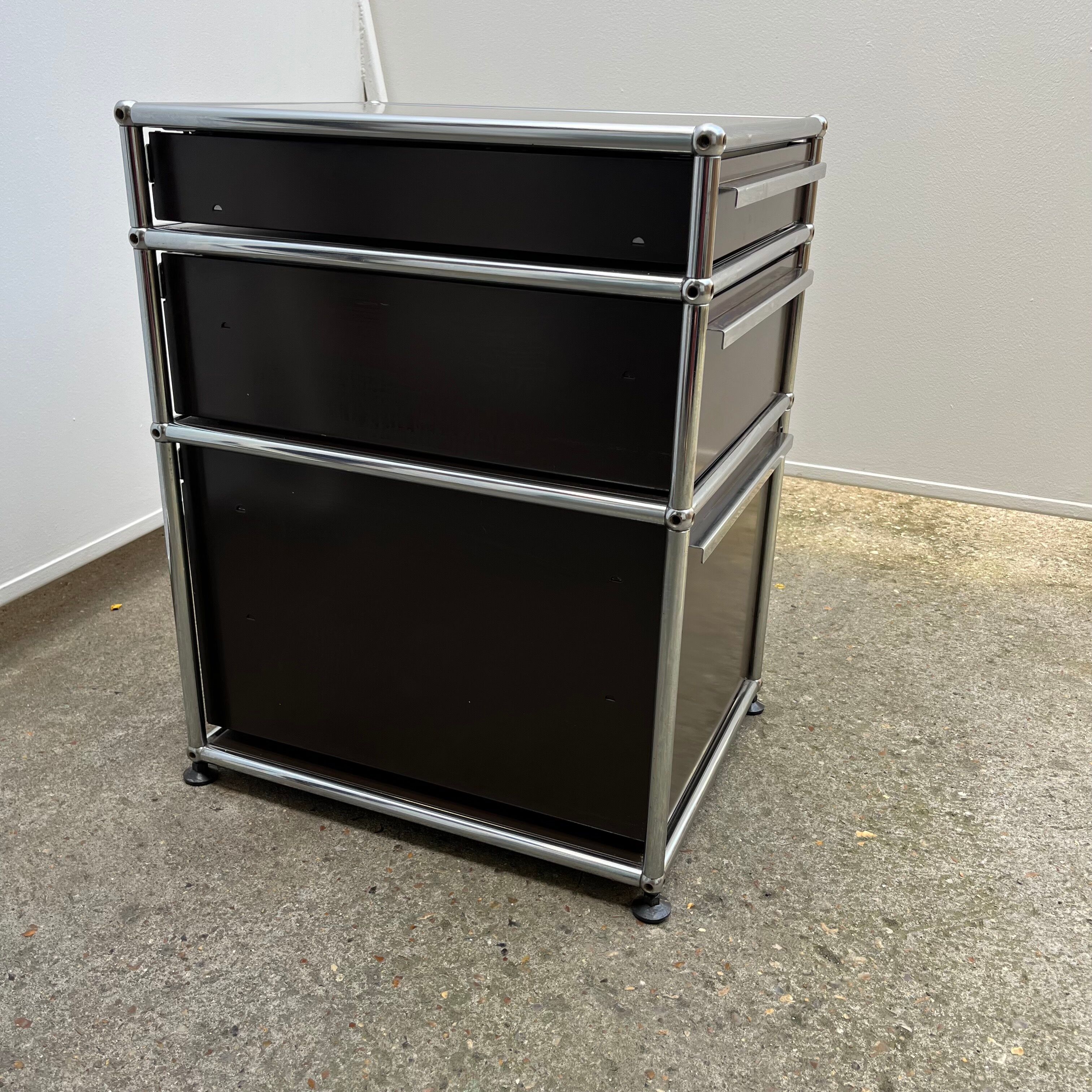 USM - office box - brown