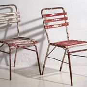 Anciennes chaises de terrasse rouges et blanches (vers 1920). Ensemble de 4 pièces