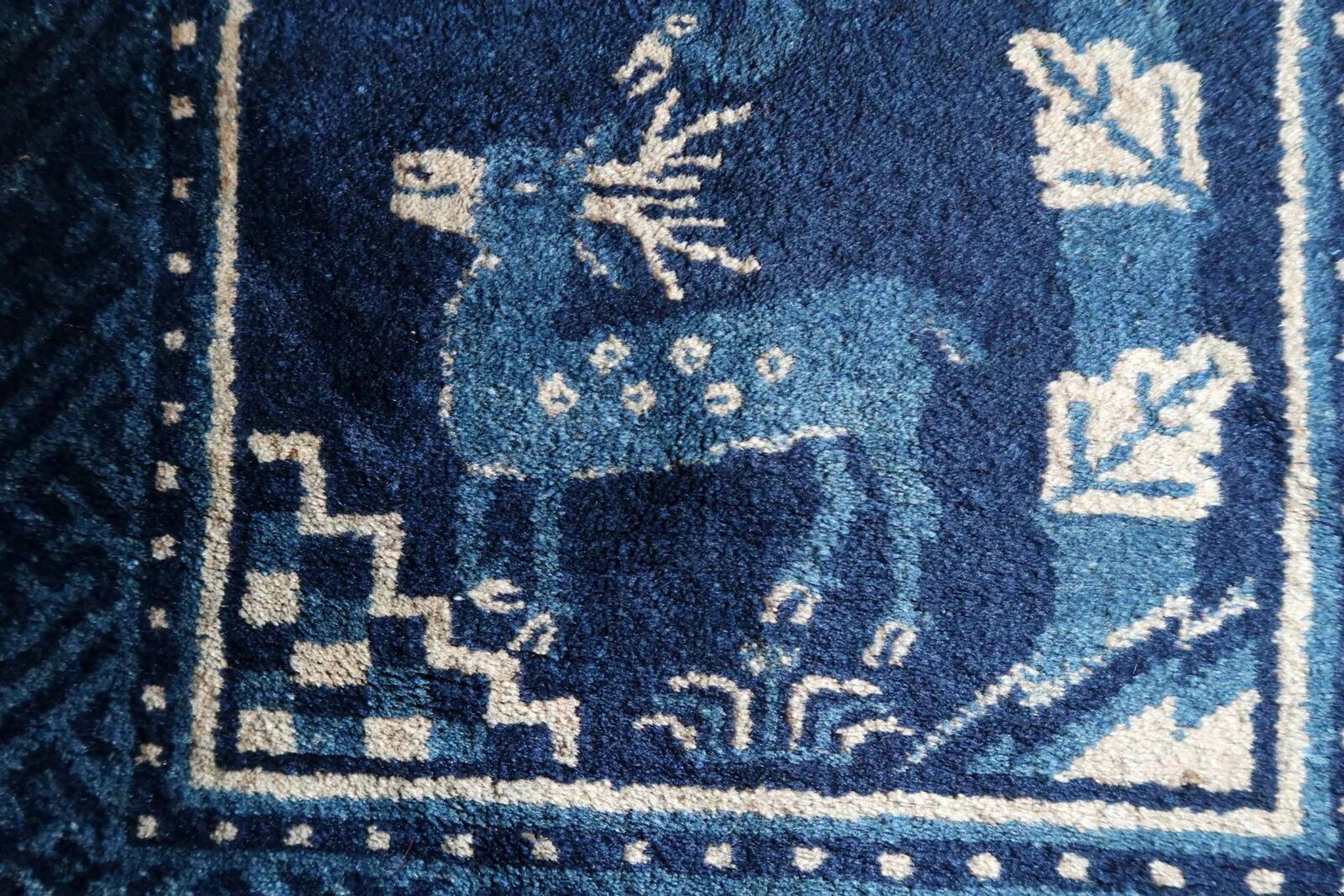 1900s Chinese PaoTao wool rug with deer, blue & ivory, 67 × 131 cm - 1C1306