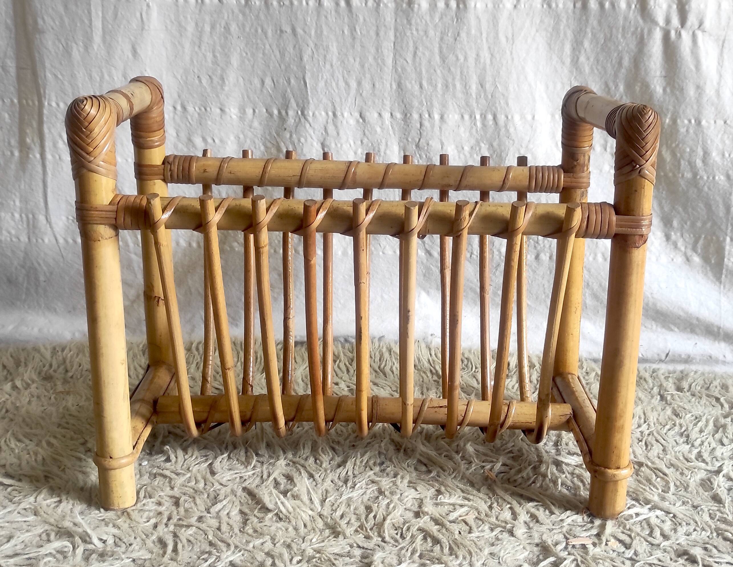 Rattan magazine rack - 60s/70s