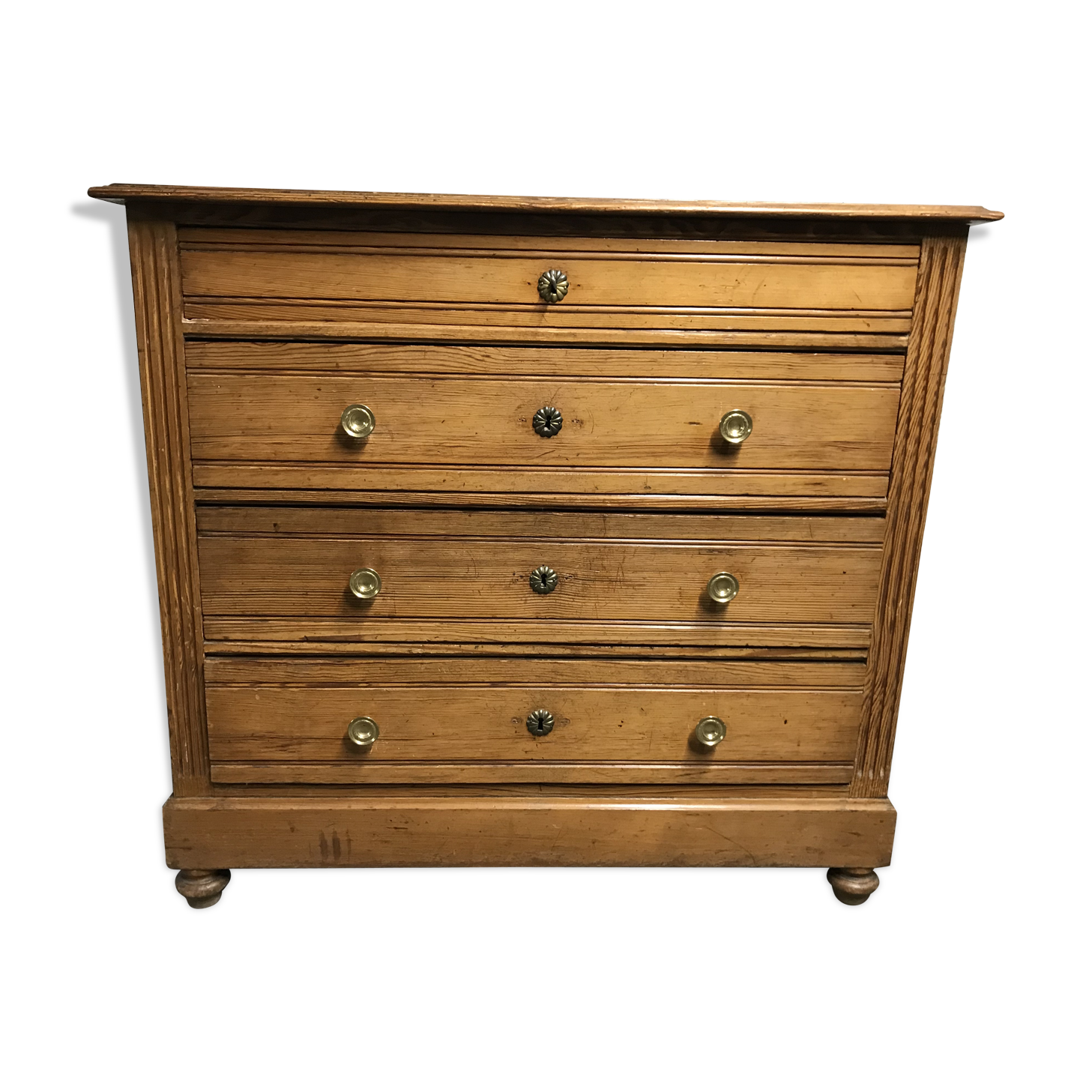 Old pine Dresser