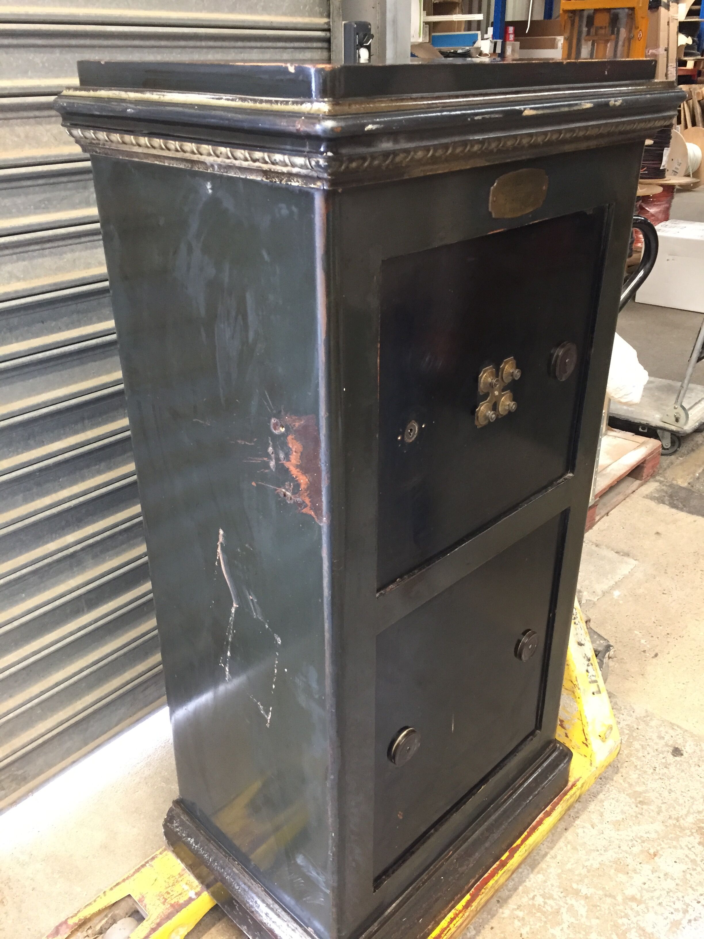 Bauché Art Deco safe