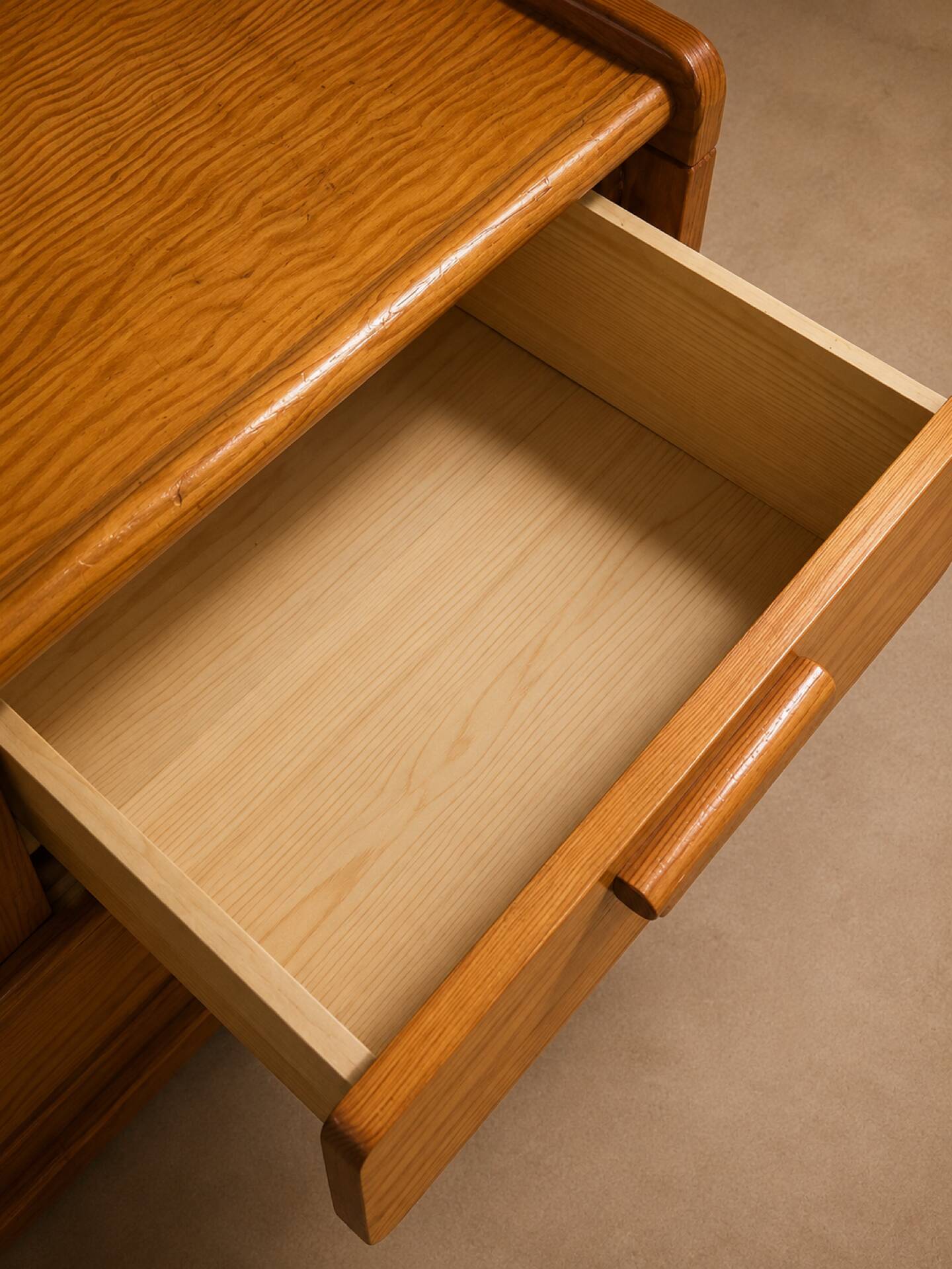 Pine chest of drawers Gautier France, circa 1980