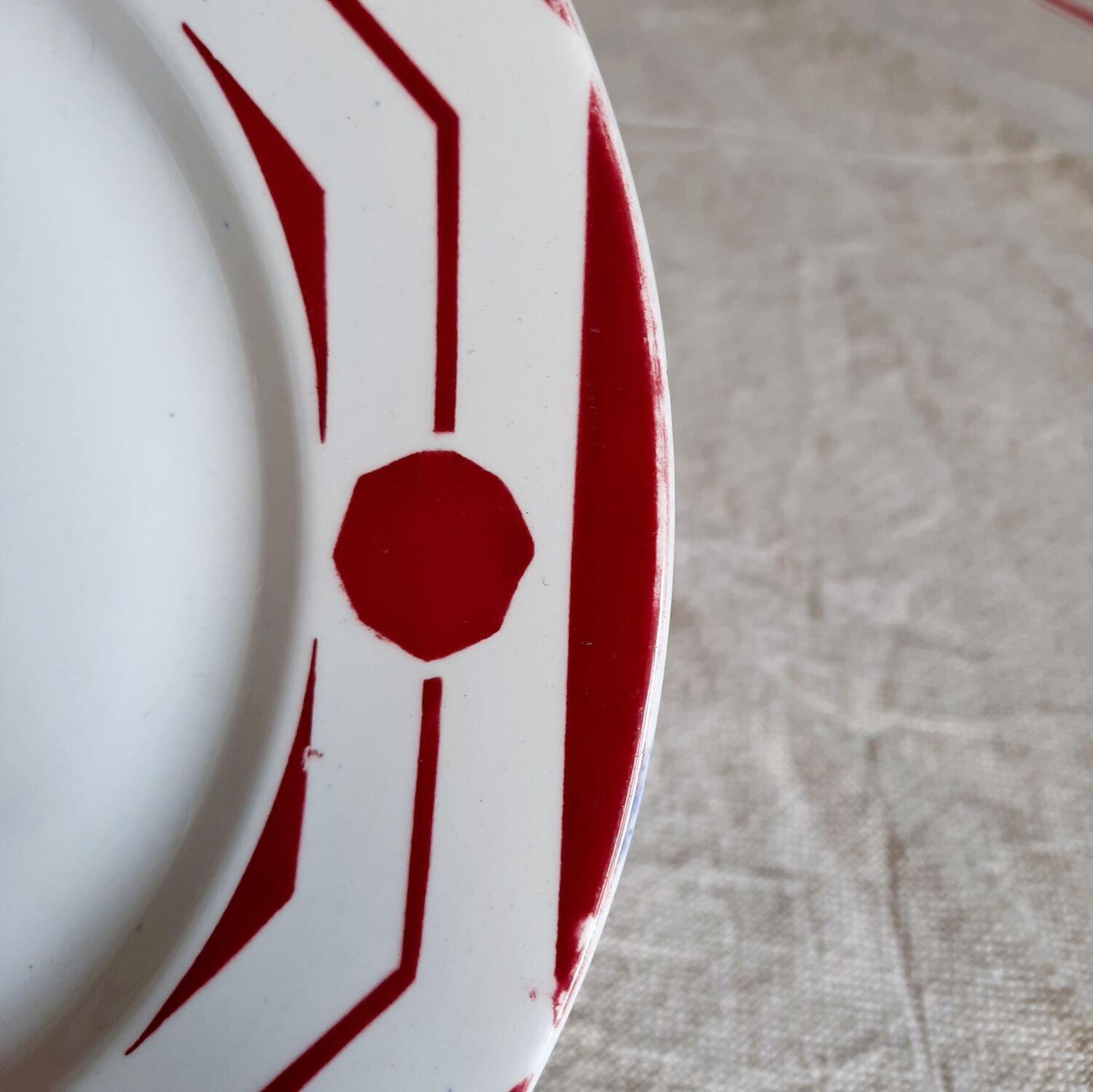 Mismatched flat plates