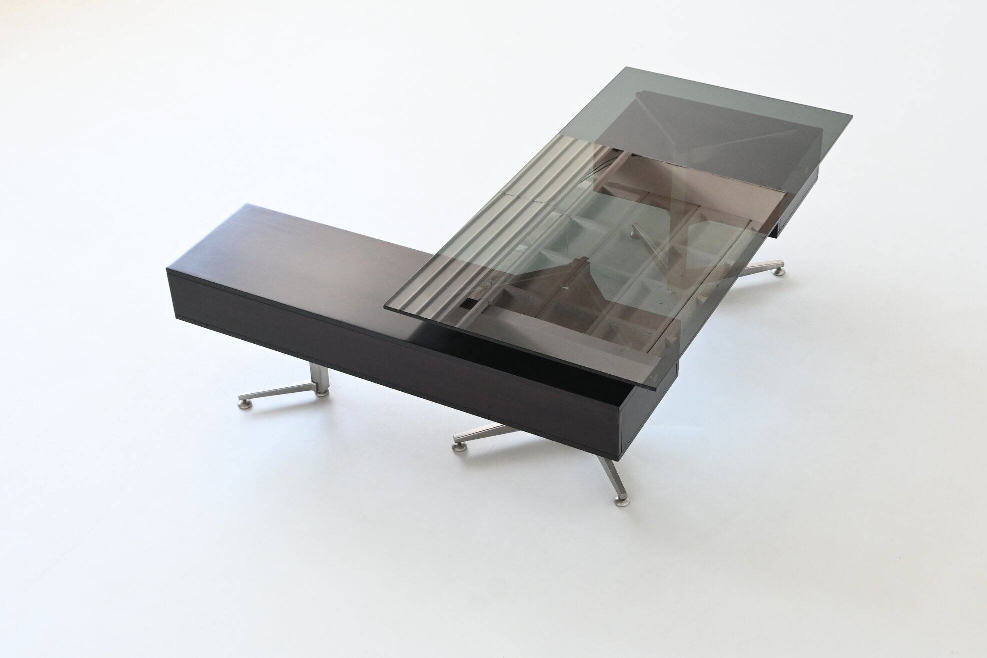 Bureau d'angle exécutif Abbondinterni en acajou et verre, Italie, 1970