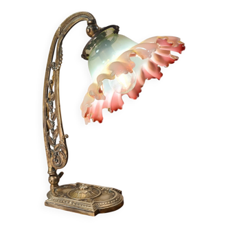 lampe bronze art nouveau ancienne 30x25 avec tulipe opalisante  interieur rouge tres rare