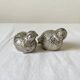 Salière et poivrière en métal argenté oiseaux vintage