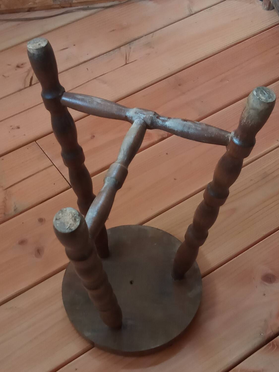 Tripod stool with turned legs