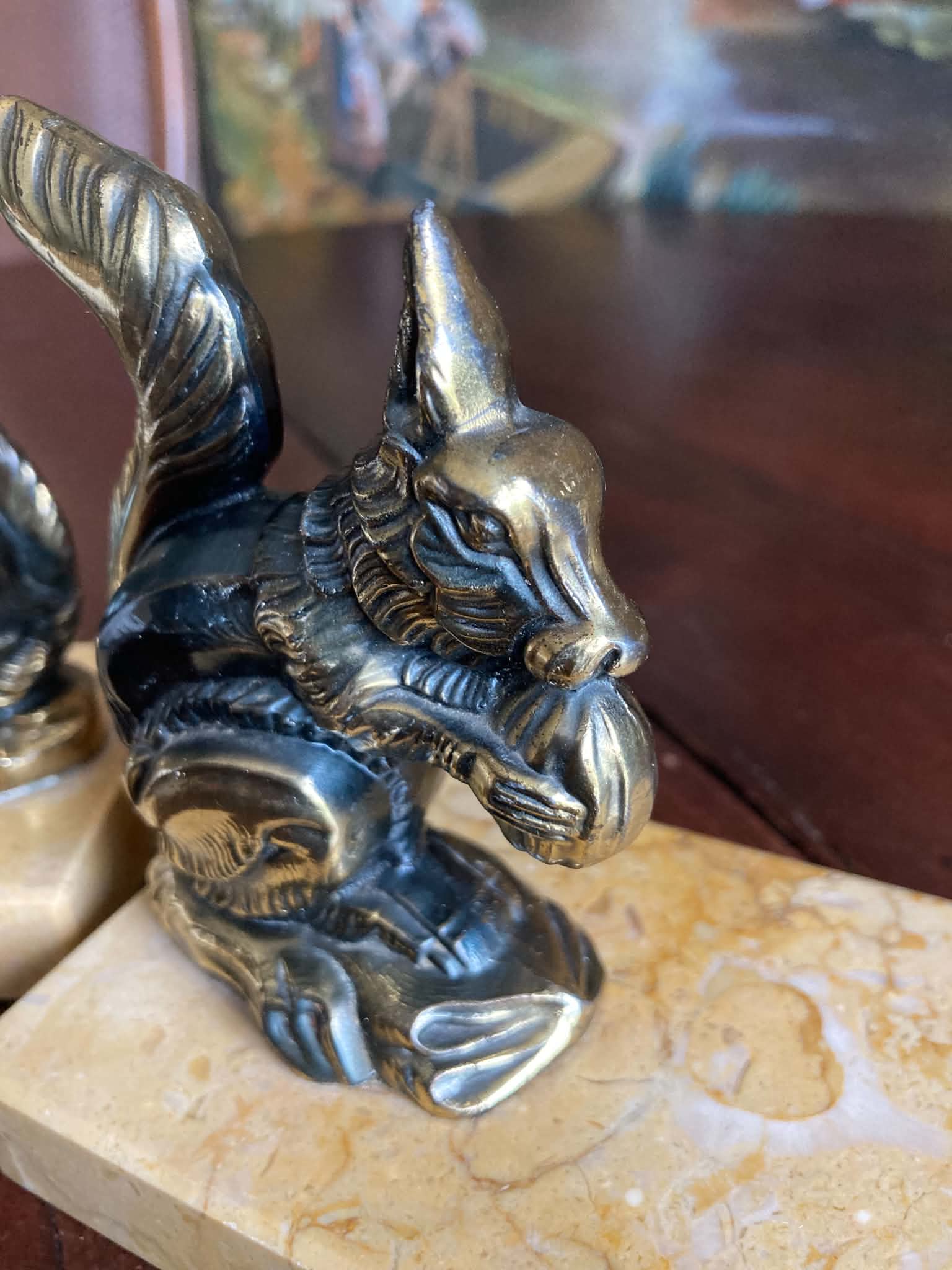 Squirrel bookends