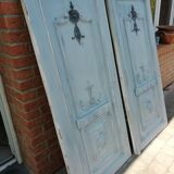 Paire de porte ancienne peinte en bois sculpté