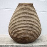 Large old basket with lid, burgundy straw and bramble, woven basket