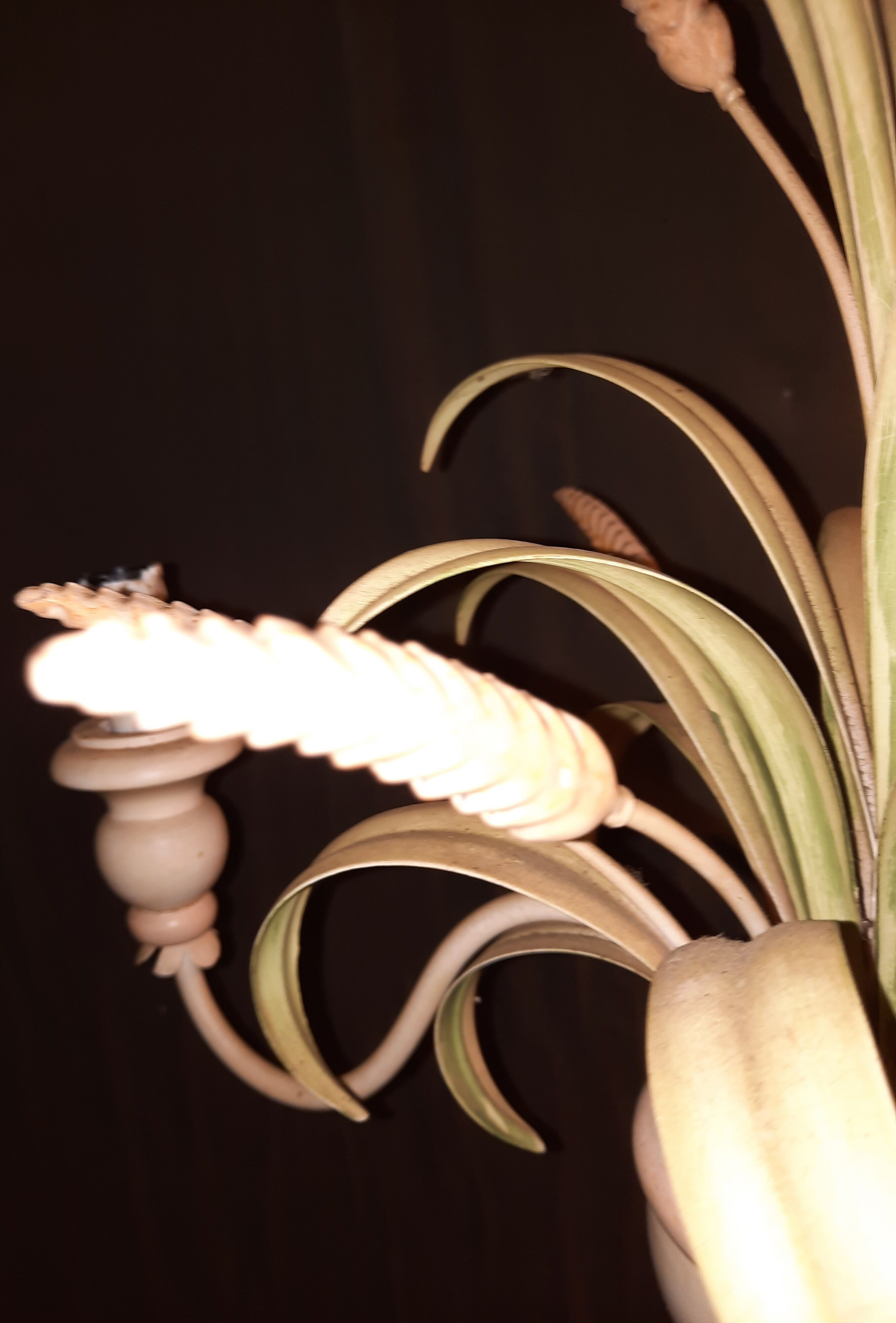 3-light metal vegetal pattern chandelier