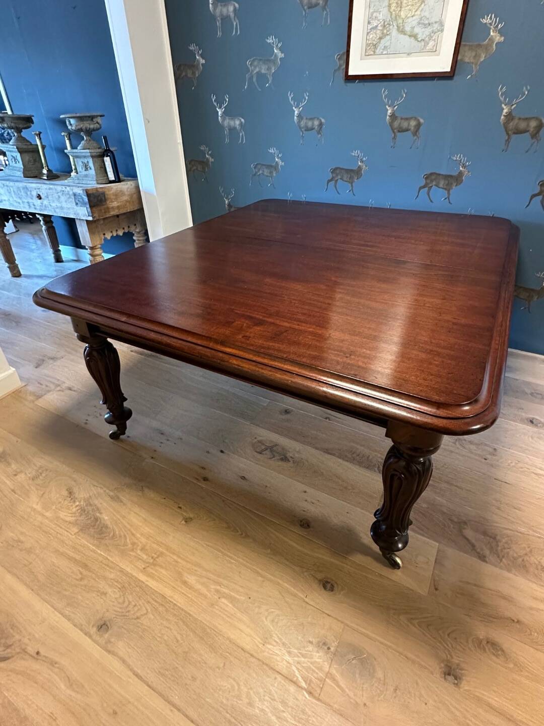 Grande table à manger antique