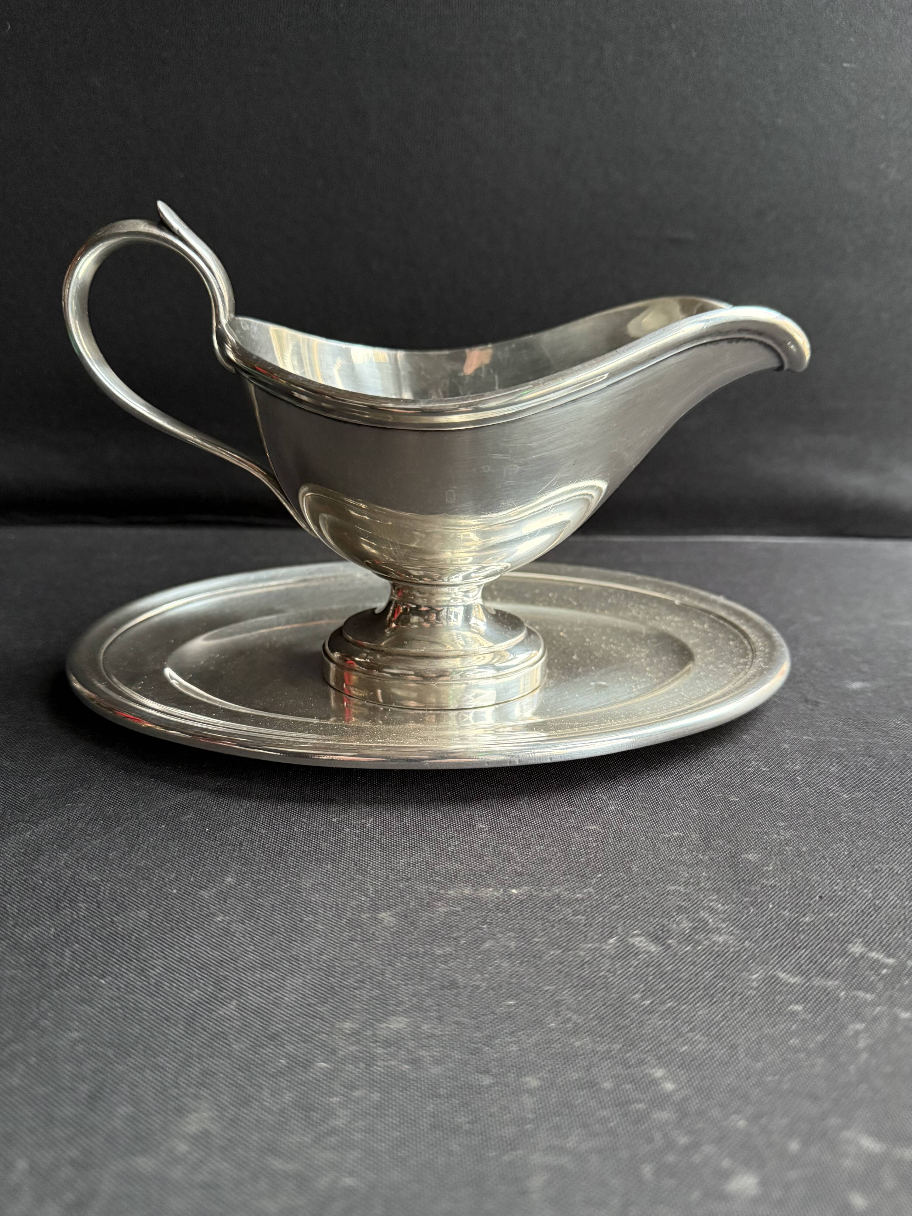 Silver metal helmet sauce boat - Christofle