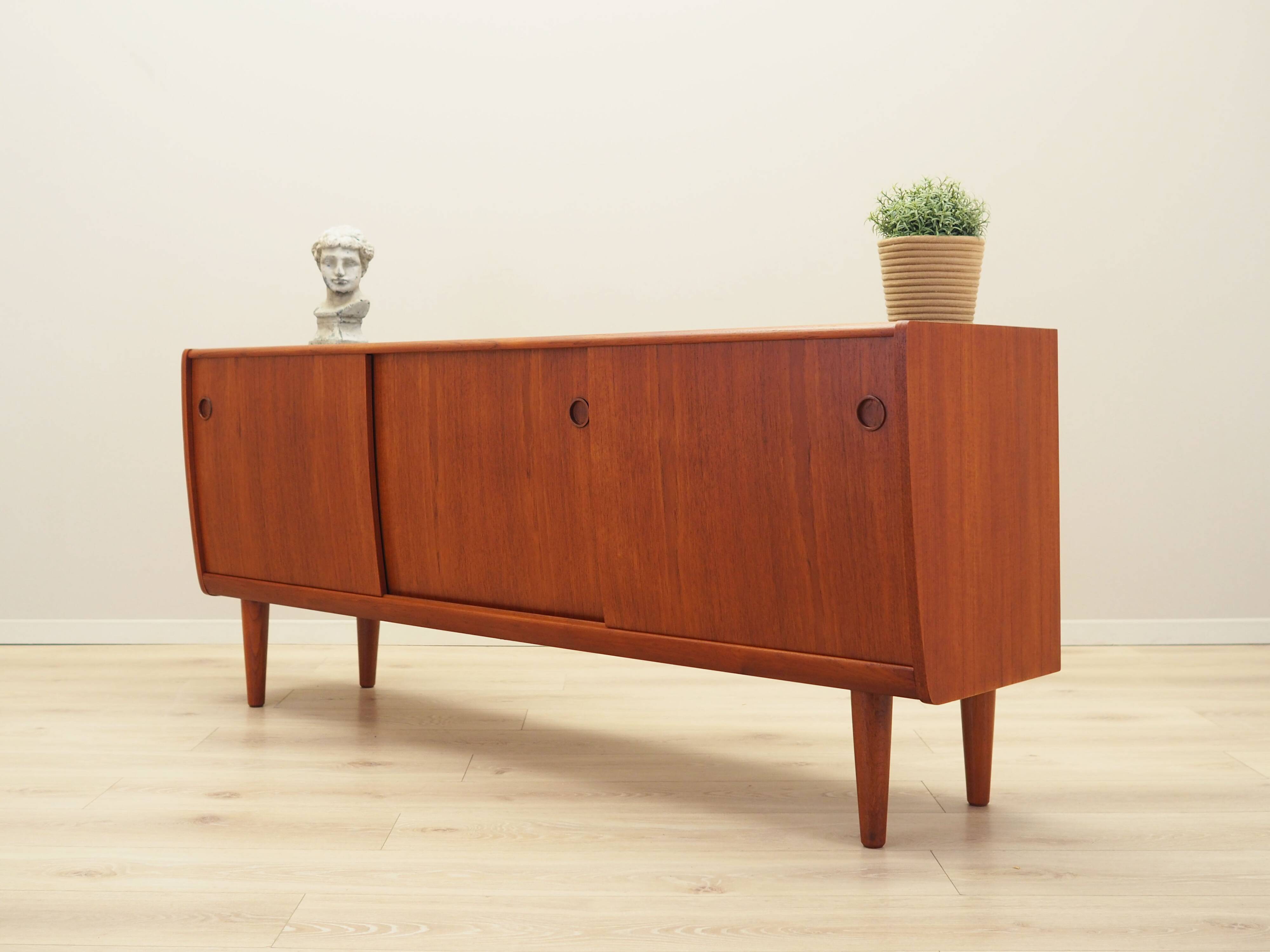 Buffet en teck, design danois, années 1970, production : Danemark