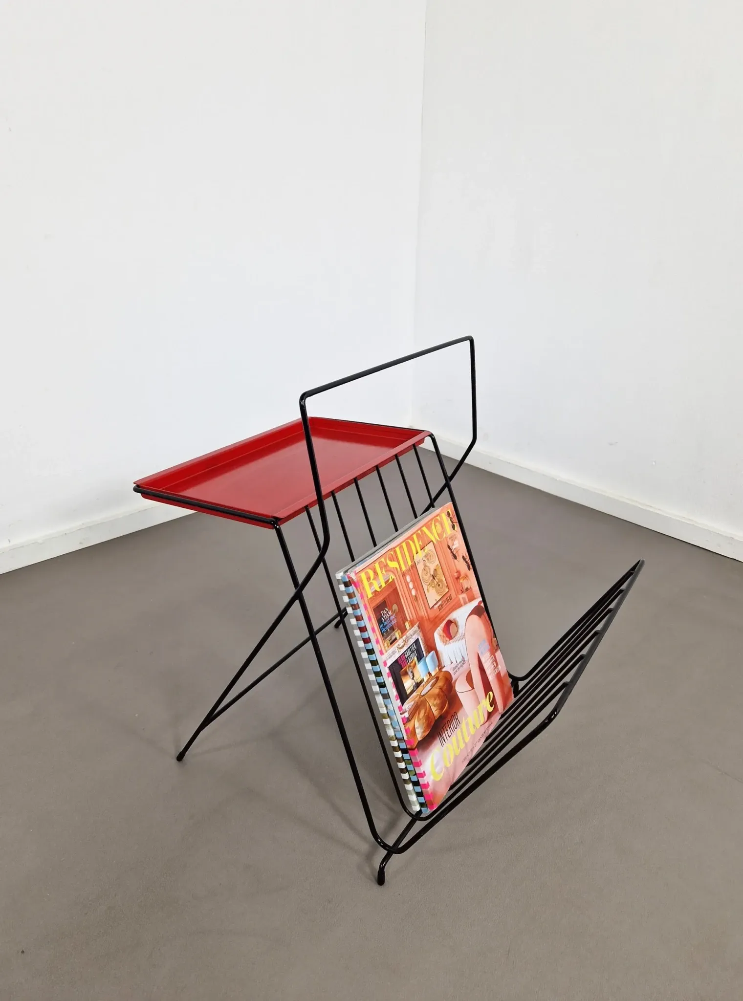 Vintage magazine rack | 1960s