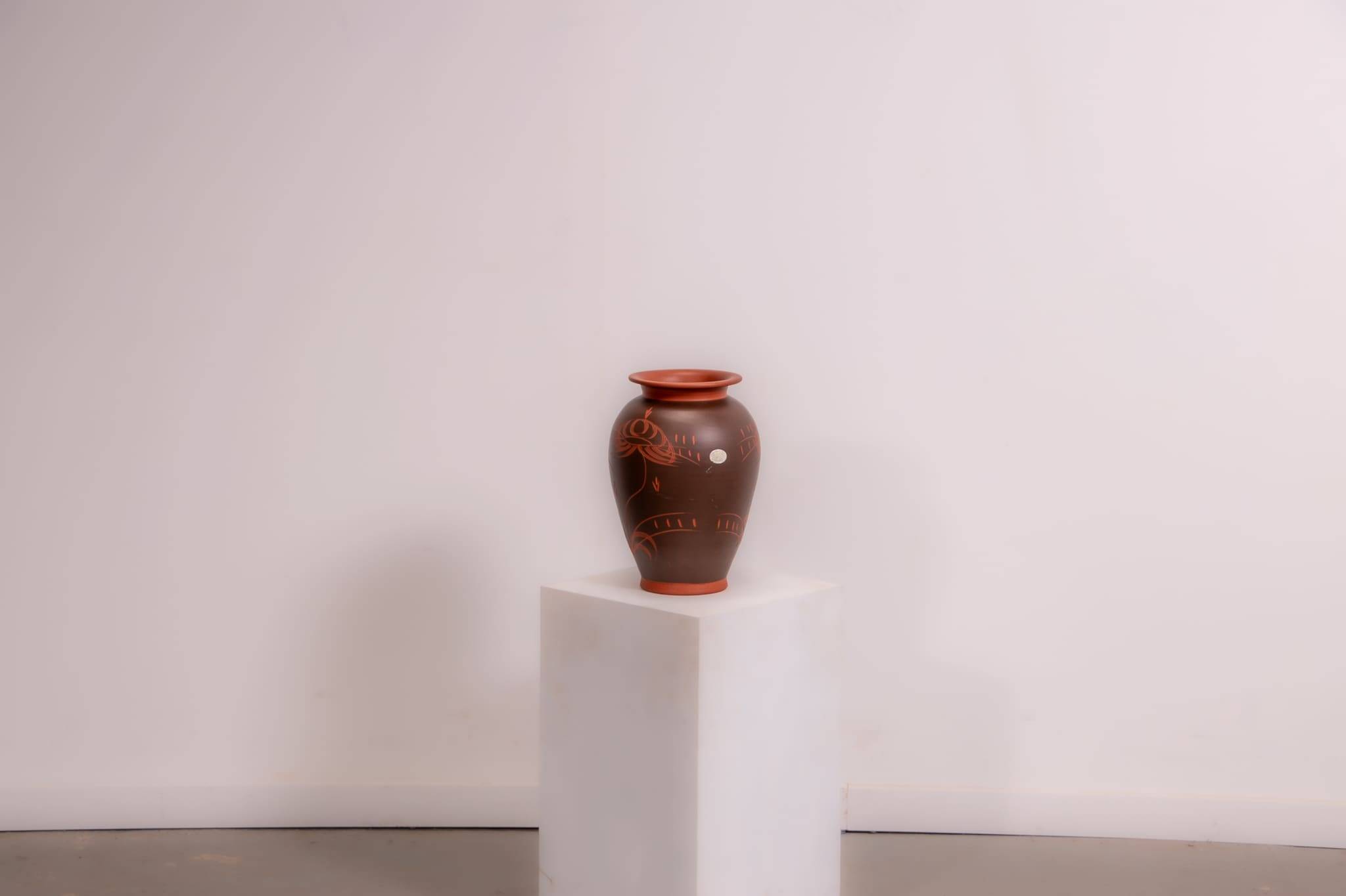Vase design floral Eiwa vers 1970