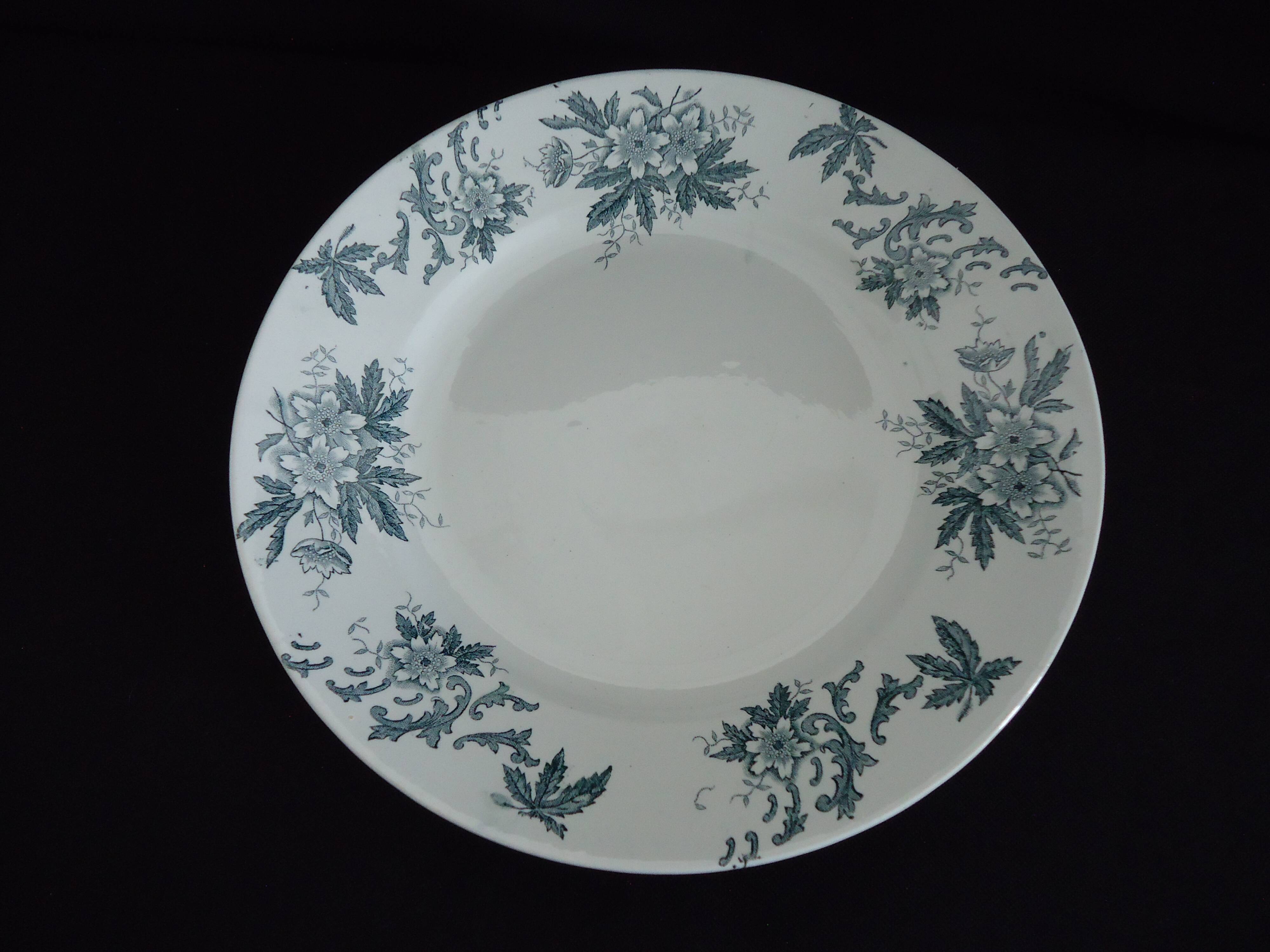 Serving dish in iron earth, saint amand société l’amandinoise, anémone