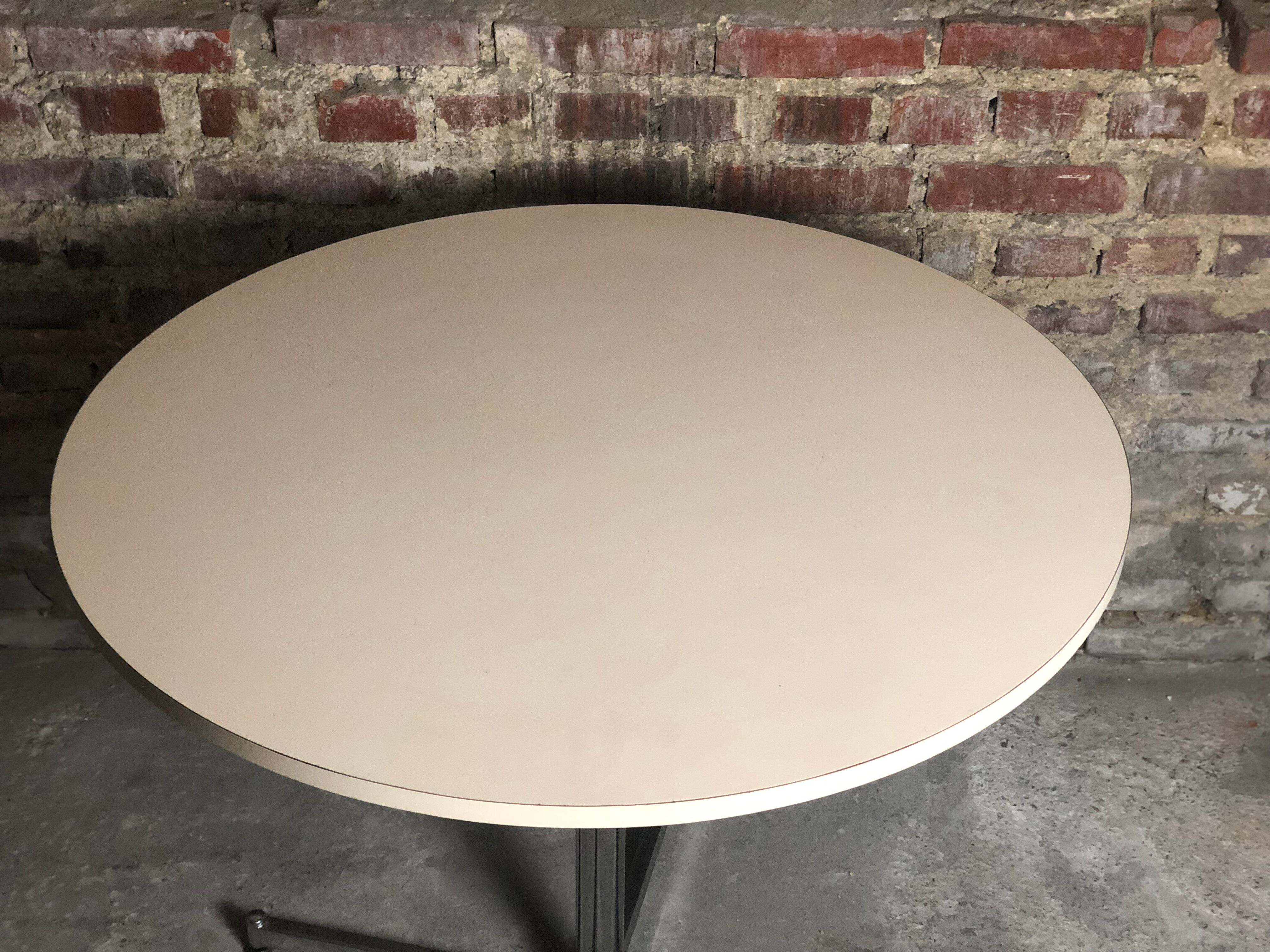 70'S vintage chrome round table and chrome feet
