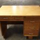 Bureau vintage en bois massif