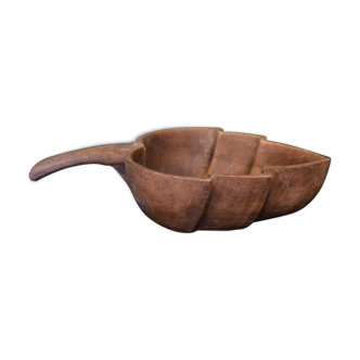 Empty wooden sheet pocket
