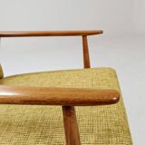 Fauteuil vintage olive vert design by H.Lis