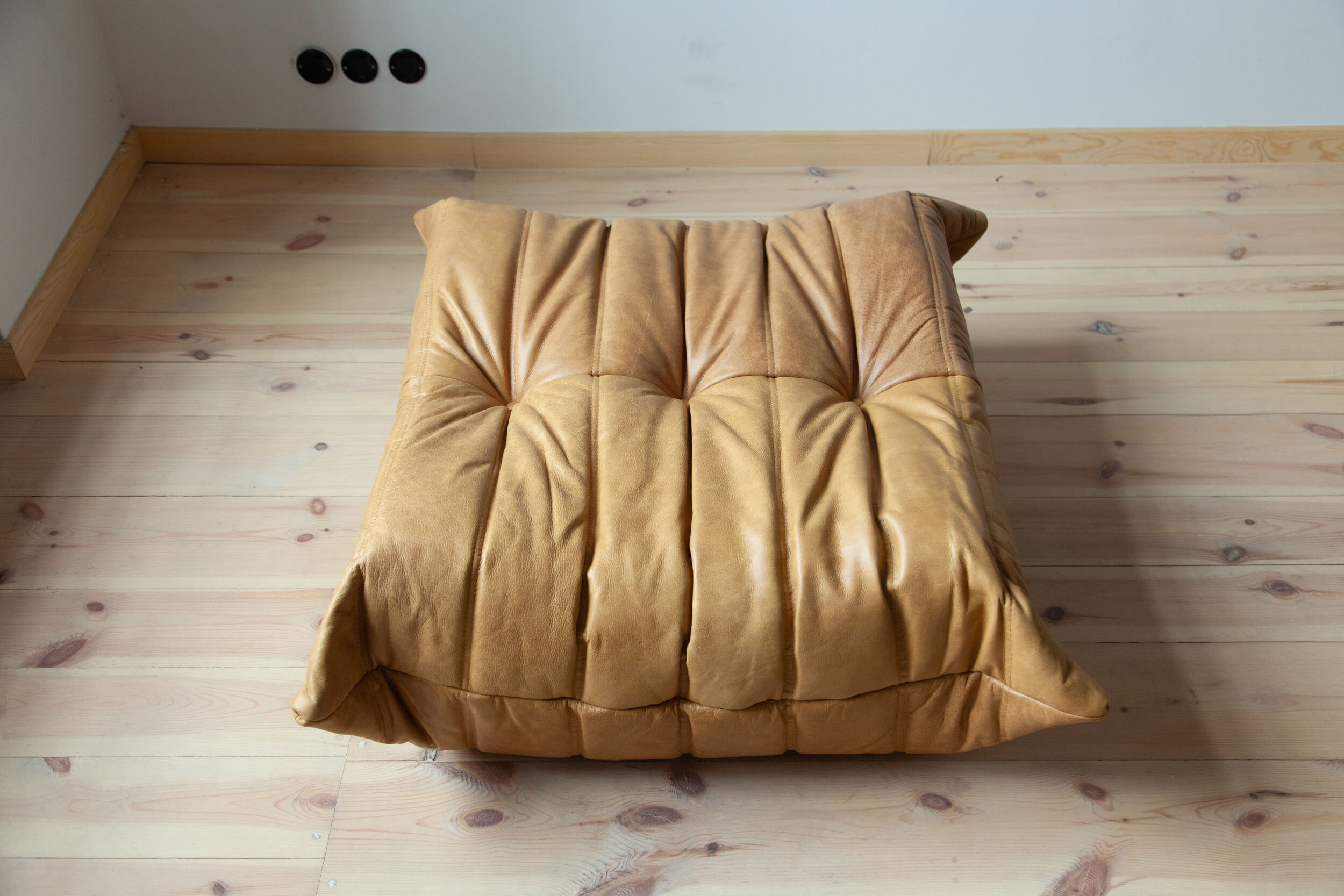 Ottoman Togo in camel leather  designed by Michel Ducaroy 1973