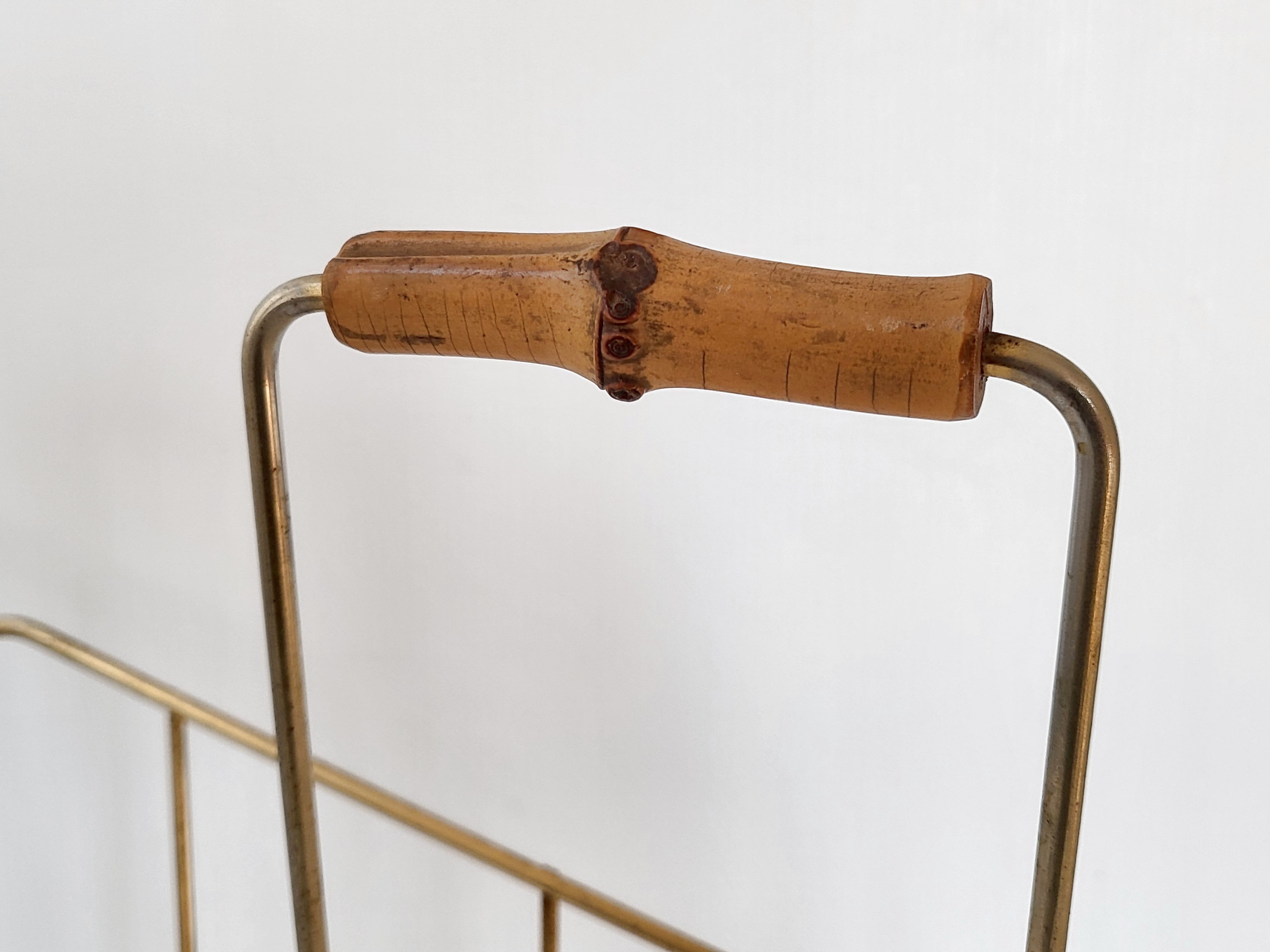 Porte-revues vintage 1950 en laiton & bambou