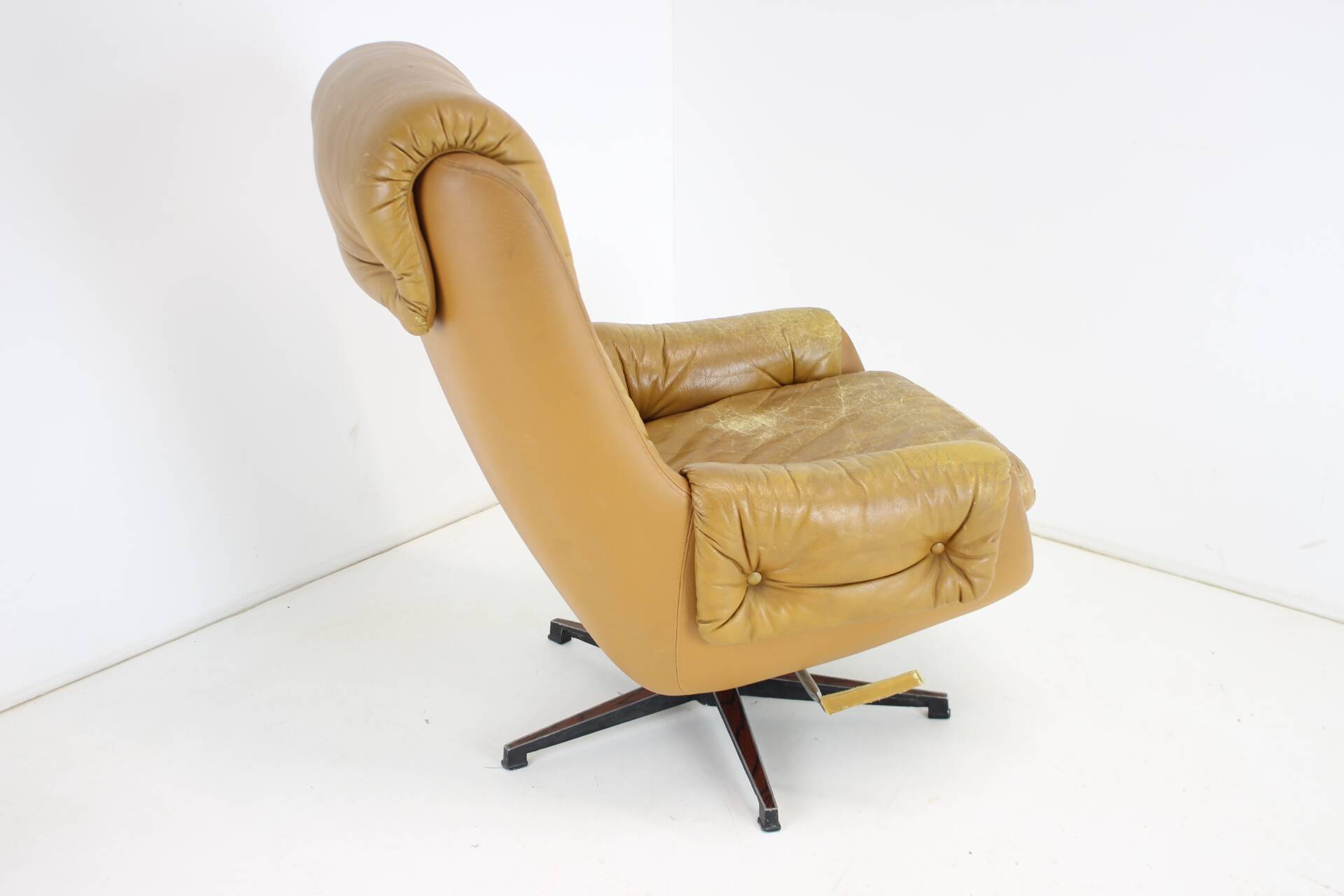 Midcentury Swivel Leather Armchair, Peem, Finland, 1970s