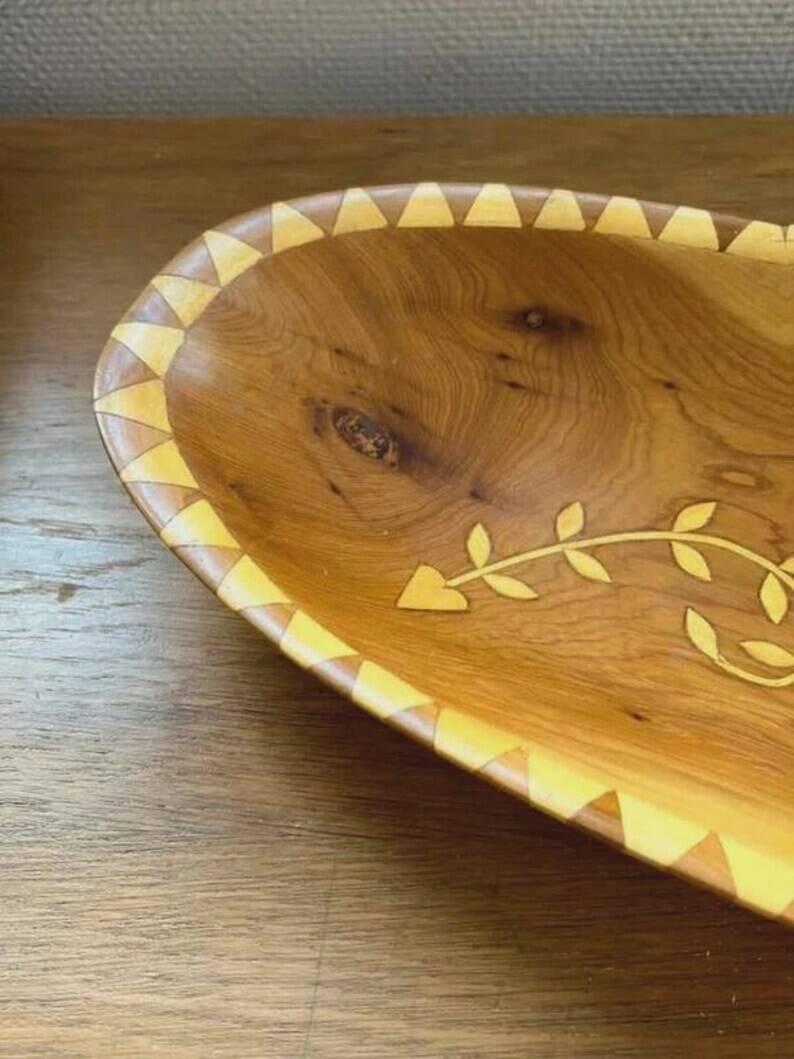 Handmade oriental fruit bowl in thuya wood - vintage marquetry