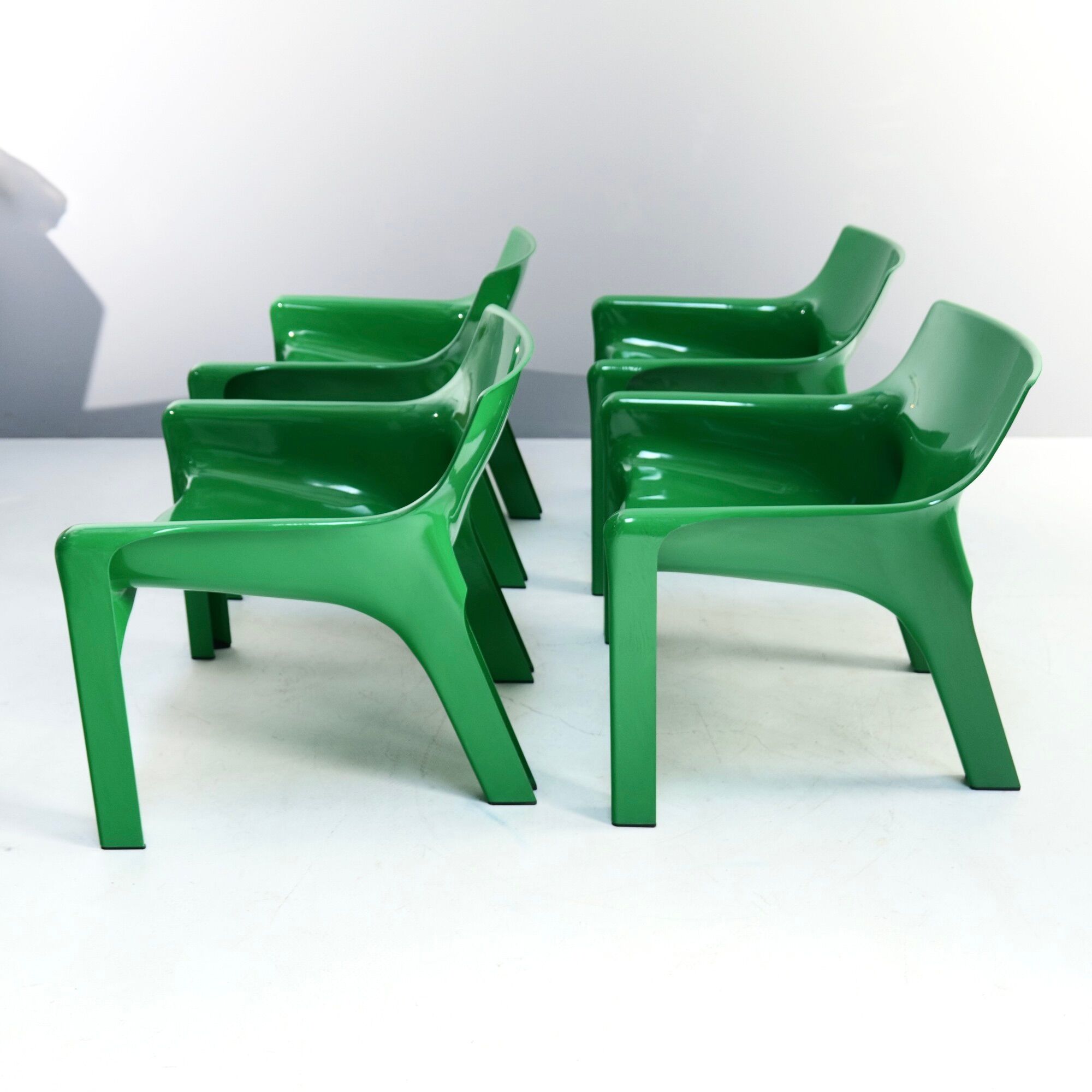Vico Magistretti Vicario green armchairs for Artemide 1970's