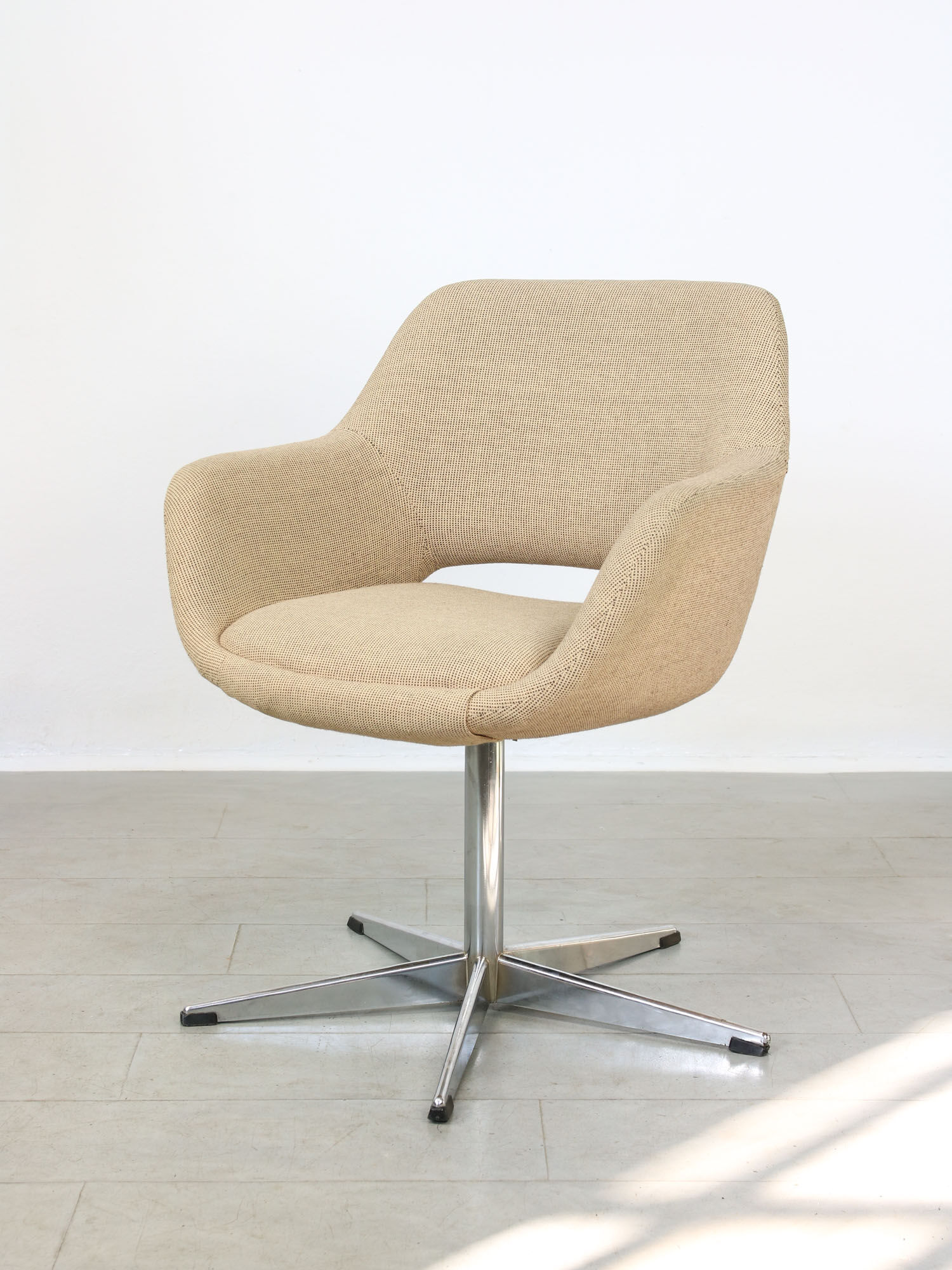 Mid-century beige fabric swivel chair from stol