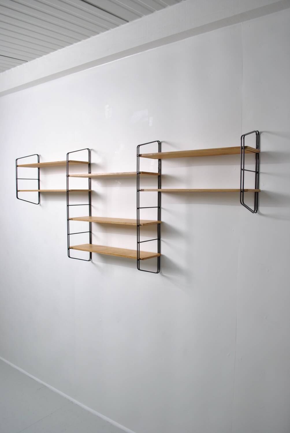 String type shelf 1970