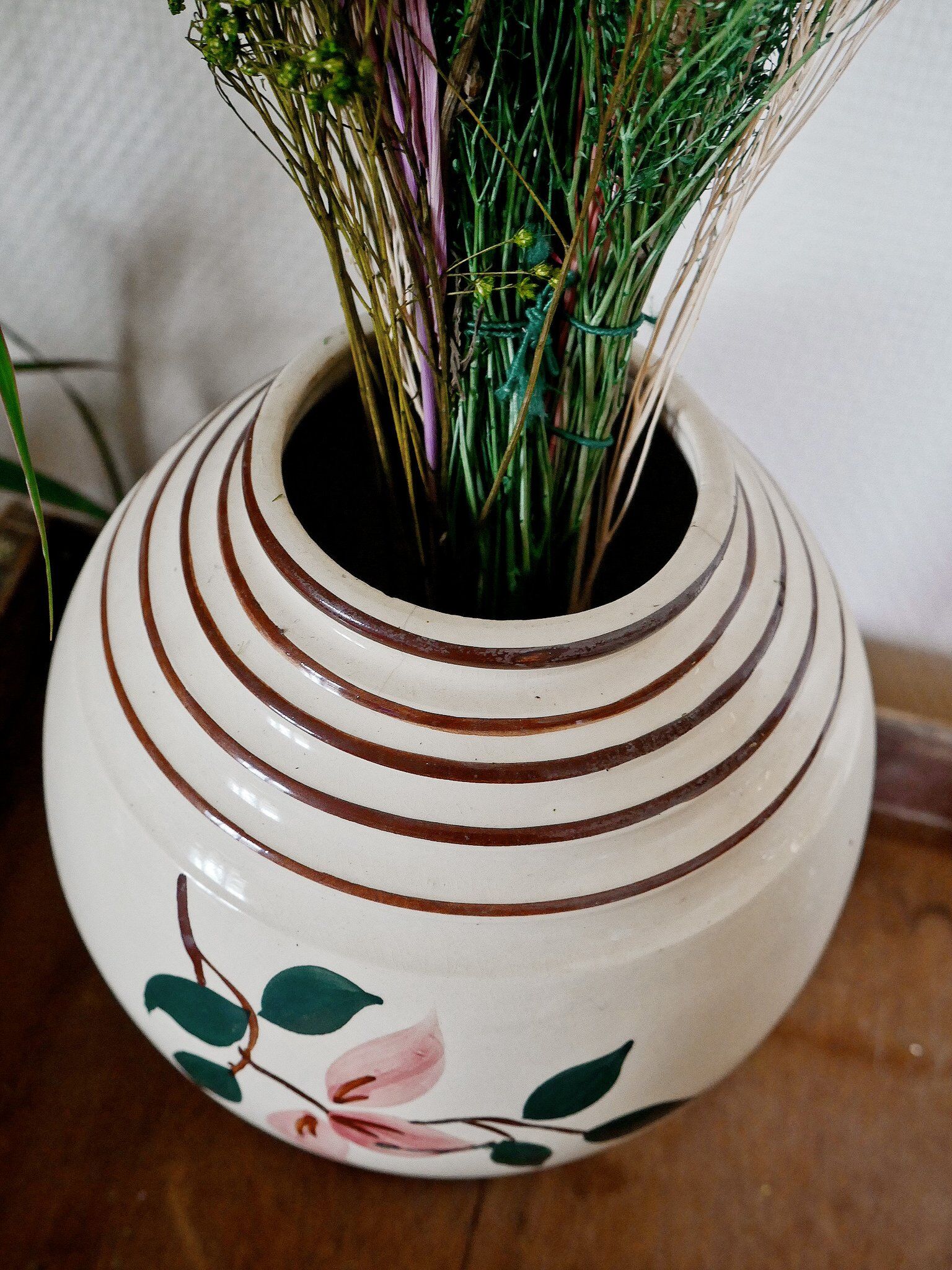 Vintage round vase