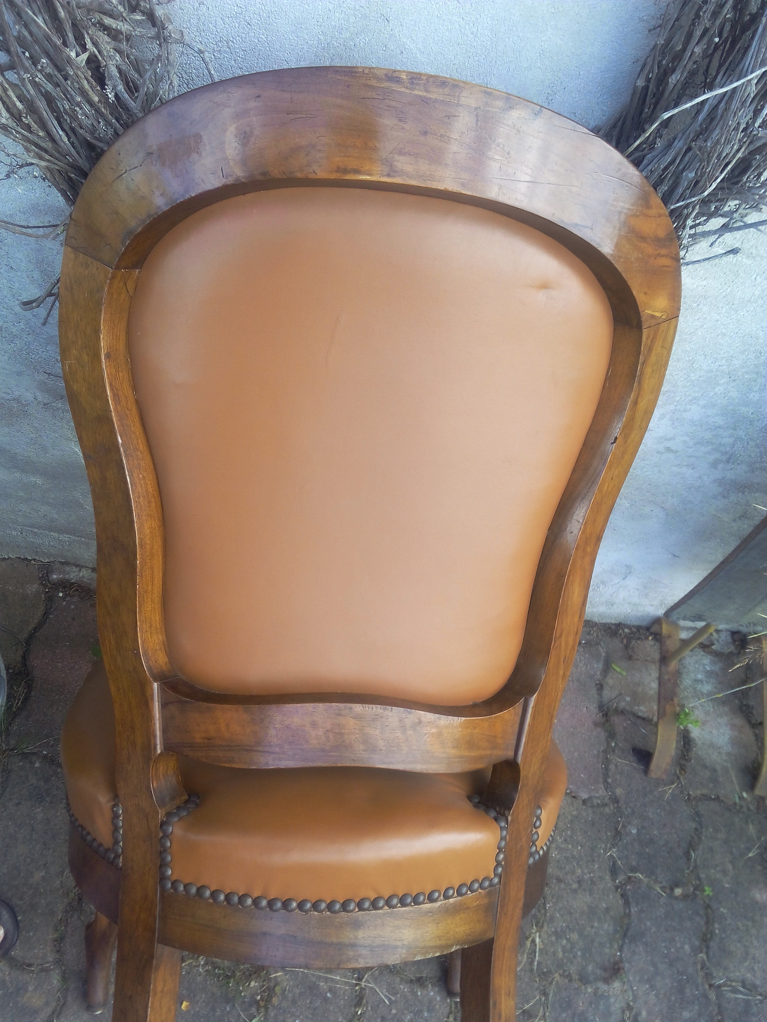 Chaise Louis Philippe en noyer massif