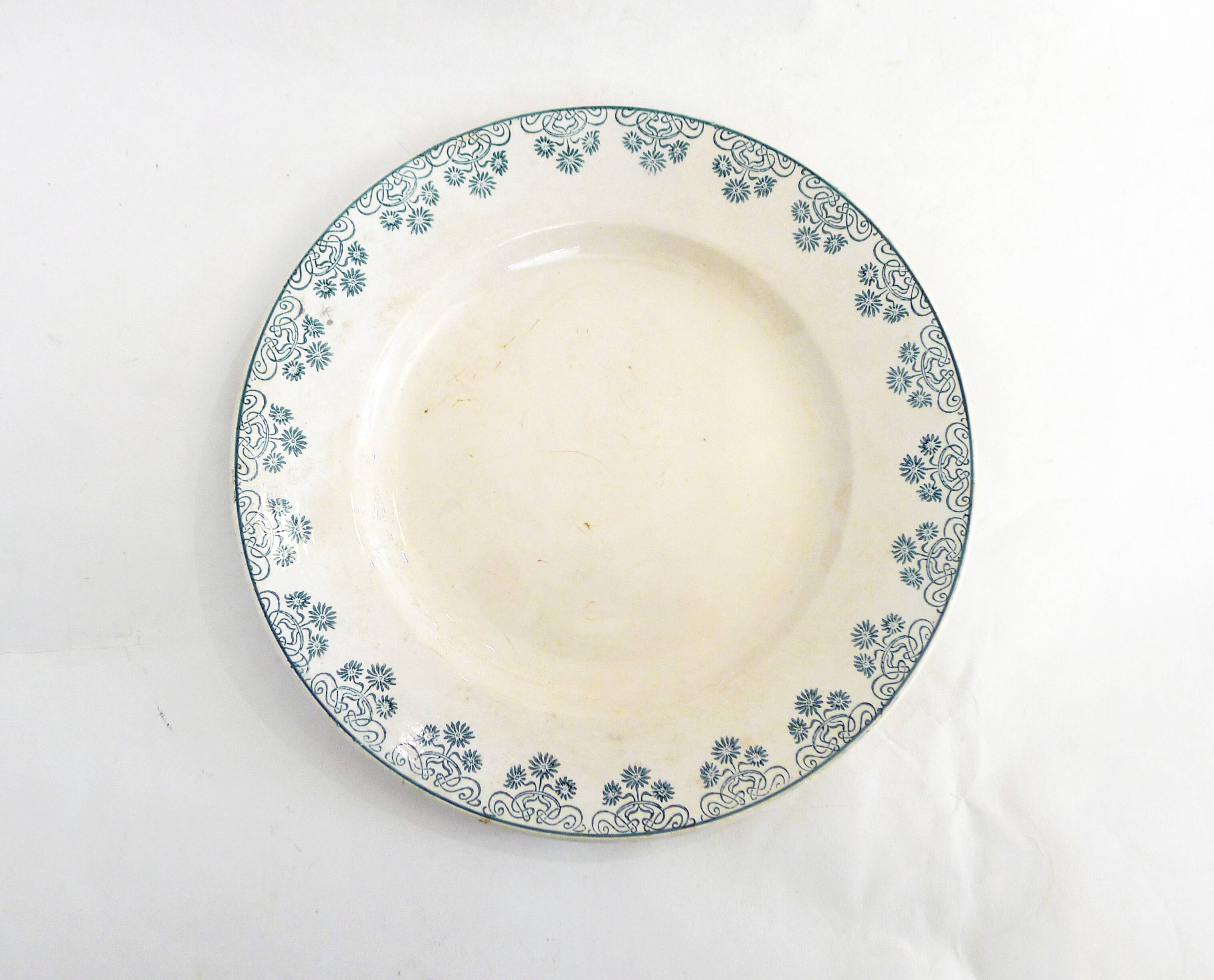 Plate / dish Iron earth Digoin late 19th century