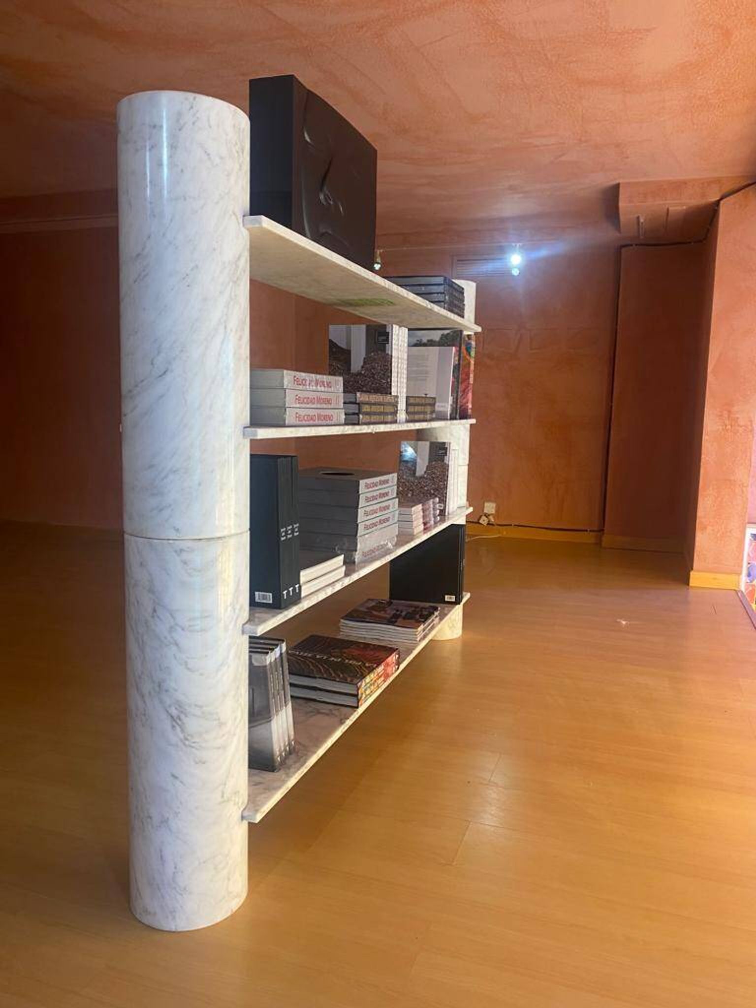 Loico Library by Angelo Mangiarotti in white Carrara marble, mid-20th century Italian.