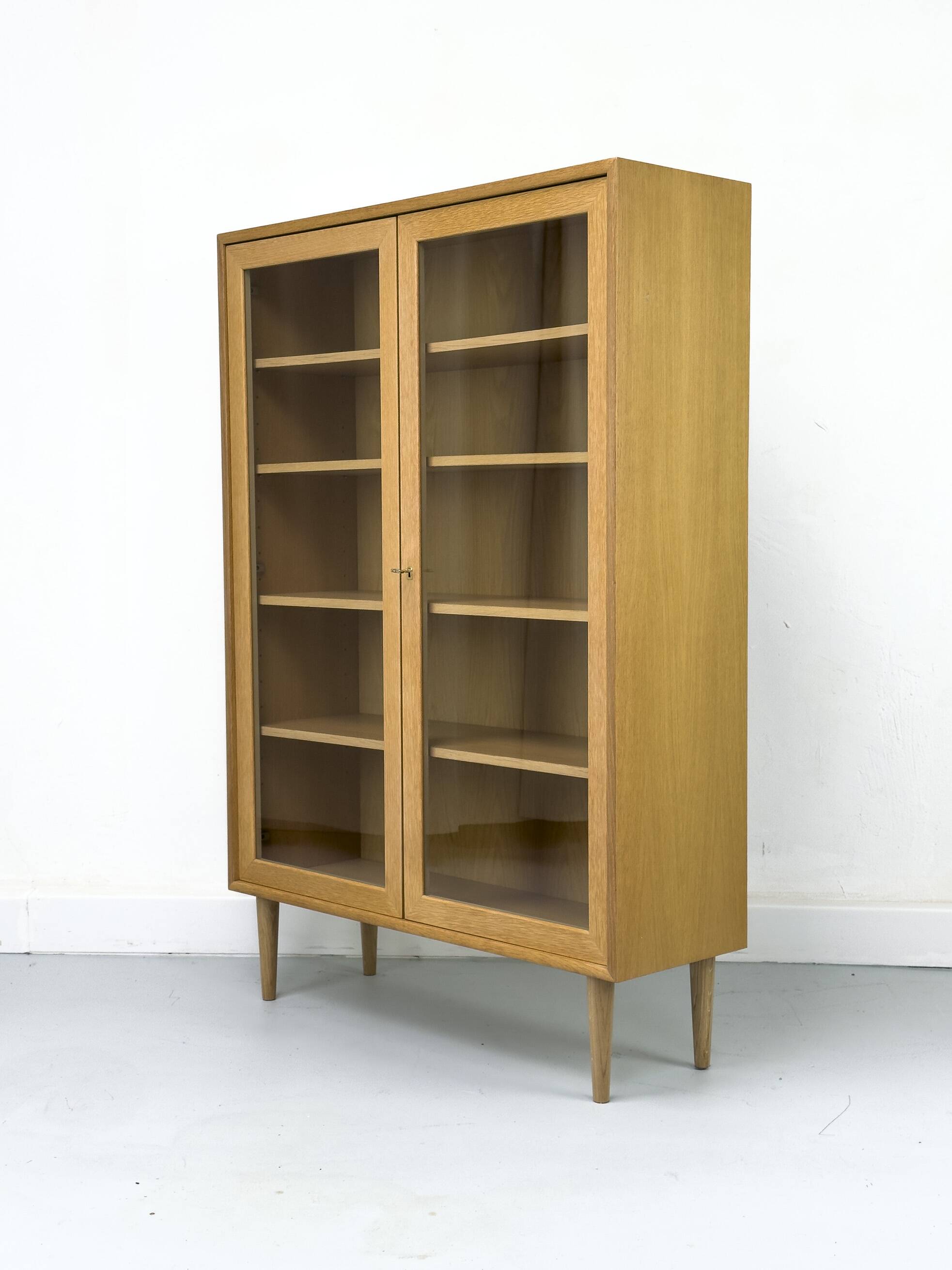 Mid Century Display Case in light oak by WK Möbel, 1970s
