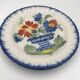 Assiette ancienne en faïence d’auvillar à décor de corbeille de fleurs polychrome
