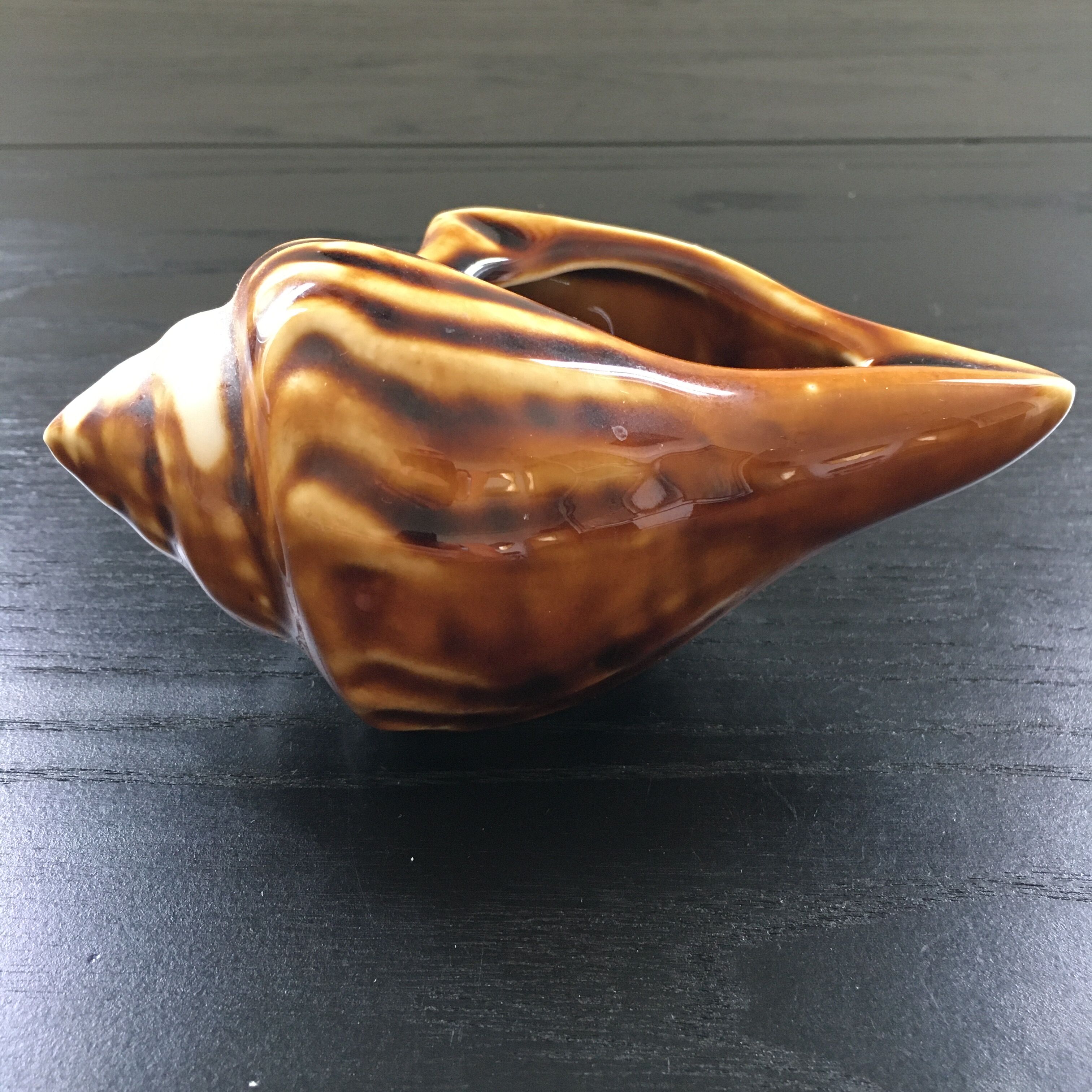 Shell ashtray