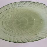 Oval glass shell-shaped dish