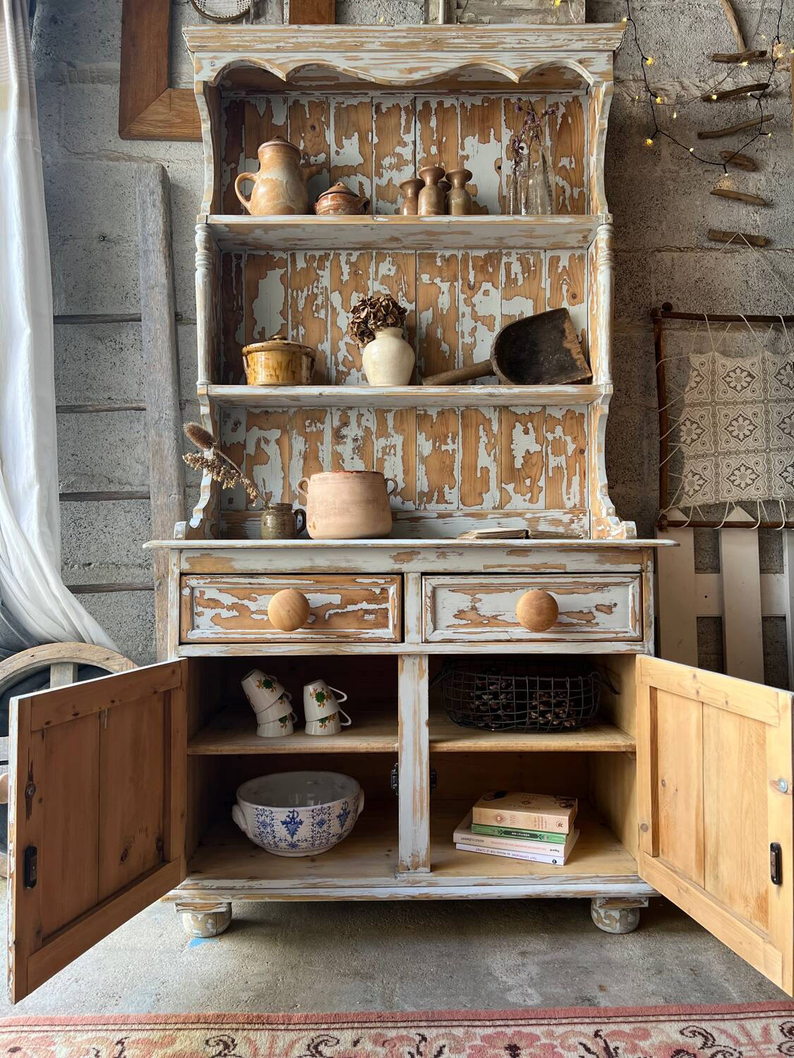 English dresser