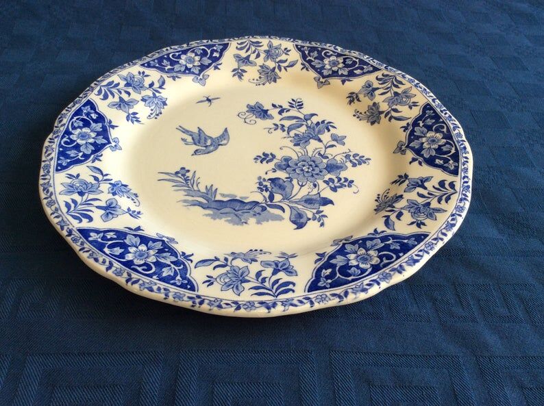 Gien greenware dish by Delft motif