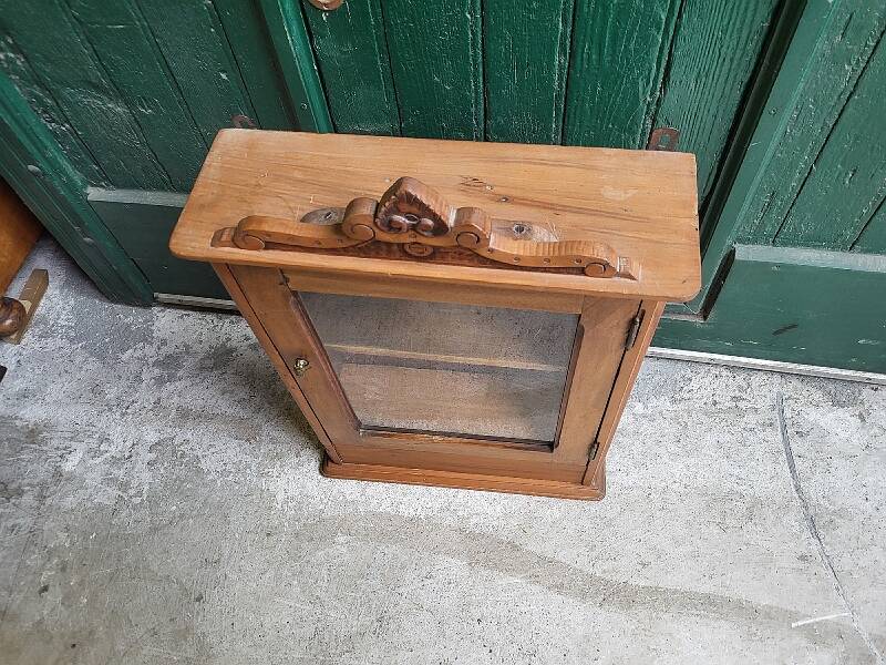 Vitrine 1 porte en bois exotique