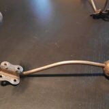 4 metal hooks